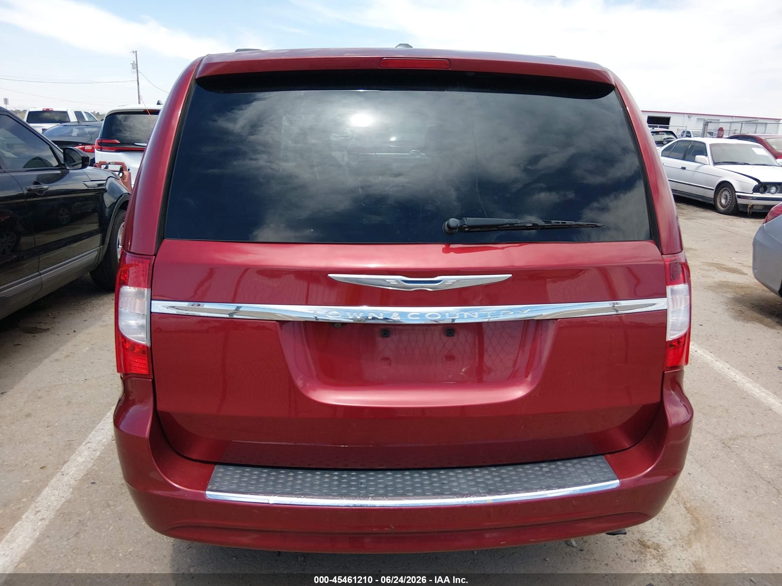 2015 Chrysler Town & Country Touring Maroon vin: 2C4RC1BG1FR753419