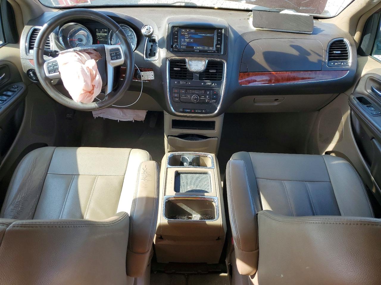 2016 Chrysler Town & Country Touring Red vin: 2C4RC1BG1GR294846