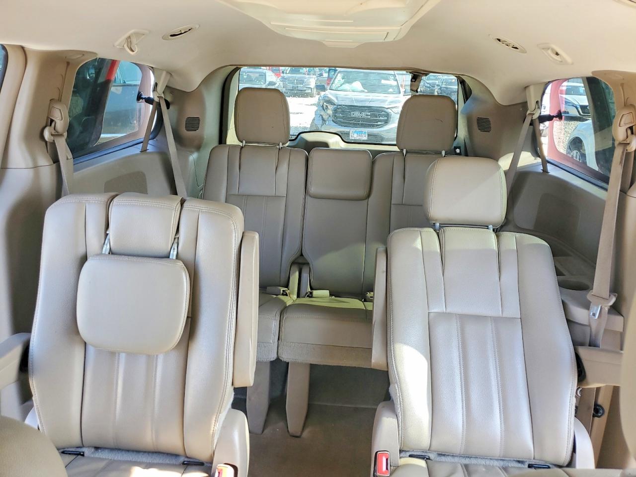 2016 Chrysler Town & Country Touring Red vin: 2C4RC1BG1GR294846