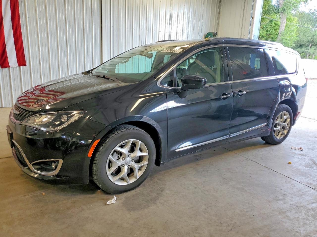 2018 Chrysler Pacifica Touring L Черный vin: 2C4RC1BG1JR103871