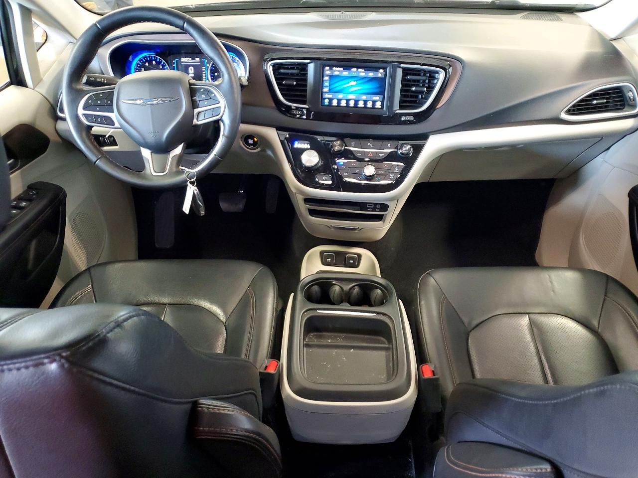 2018 Chrysler Pacifica Touring L Black vin: 2C4RC1BG1JR103871