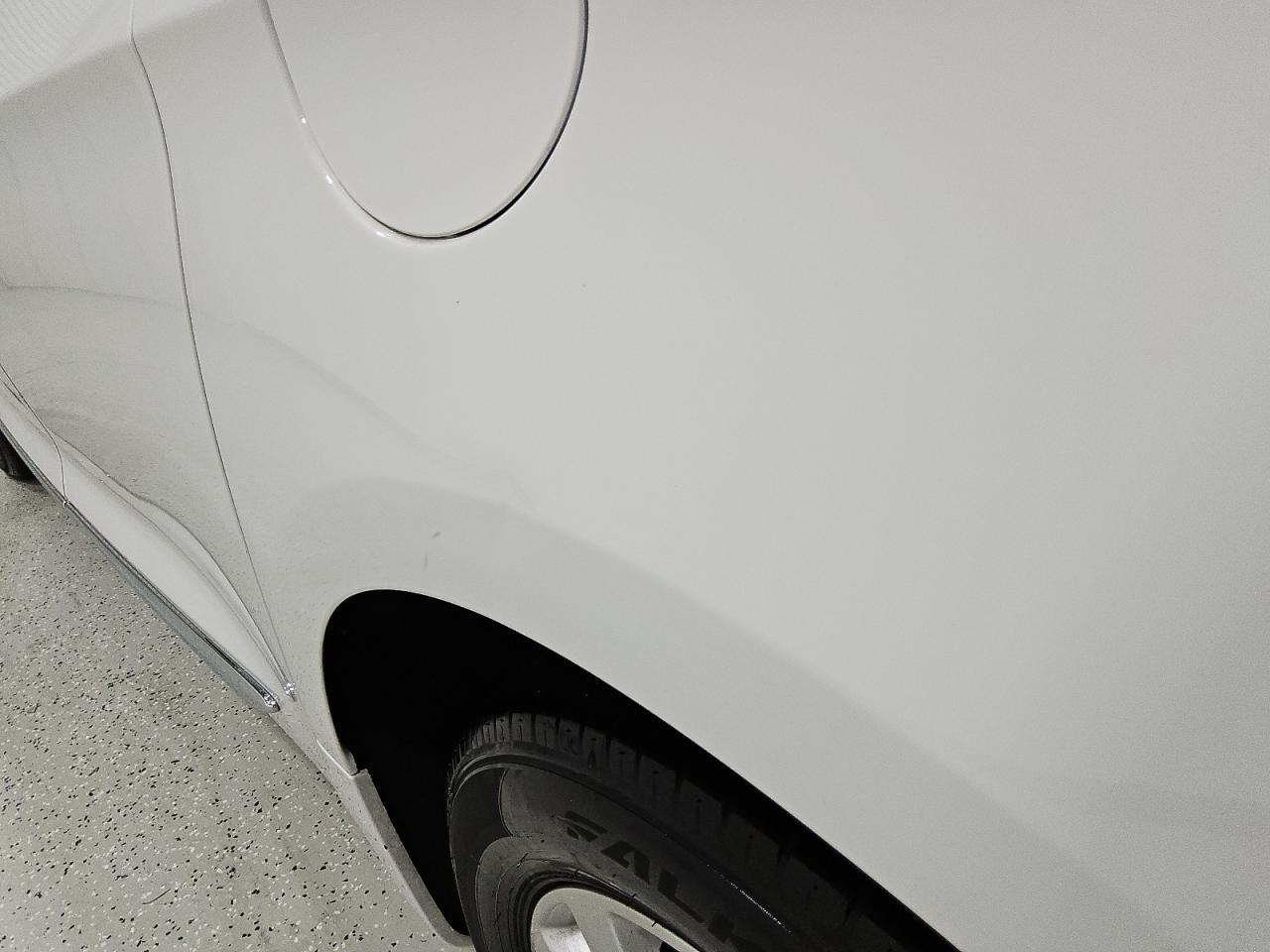 2019 Chrysler Pacifica Touring L Белый vin: 2C4RC1BG1KR624980 Damage: Left Qtr Panel, Multiple Scratches Heavy, 2