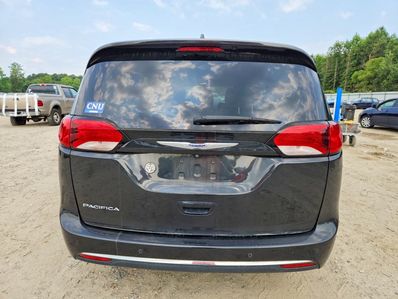 2019 Chrysler Pacifica Touring L Black vin: 2C4RC1BG1KR626454