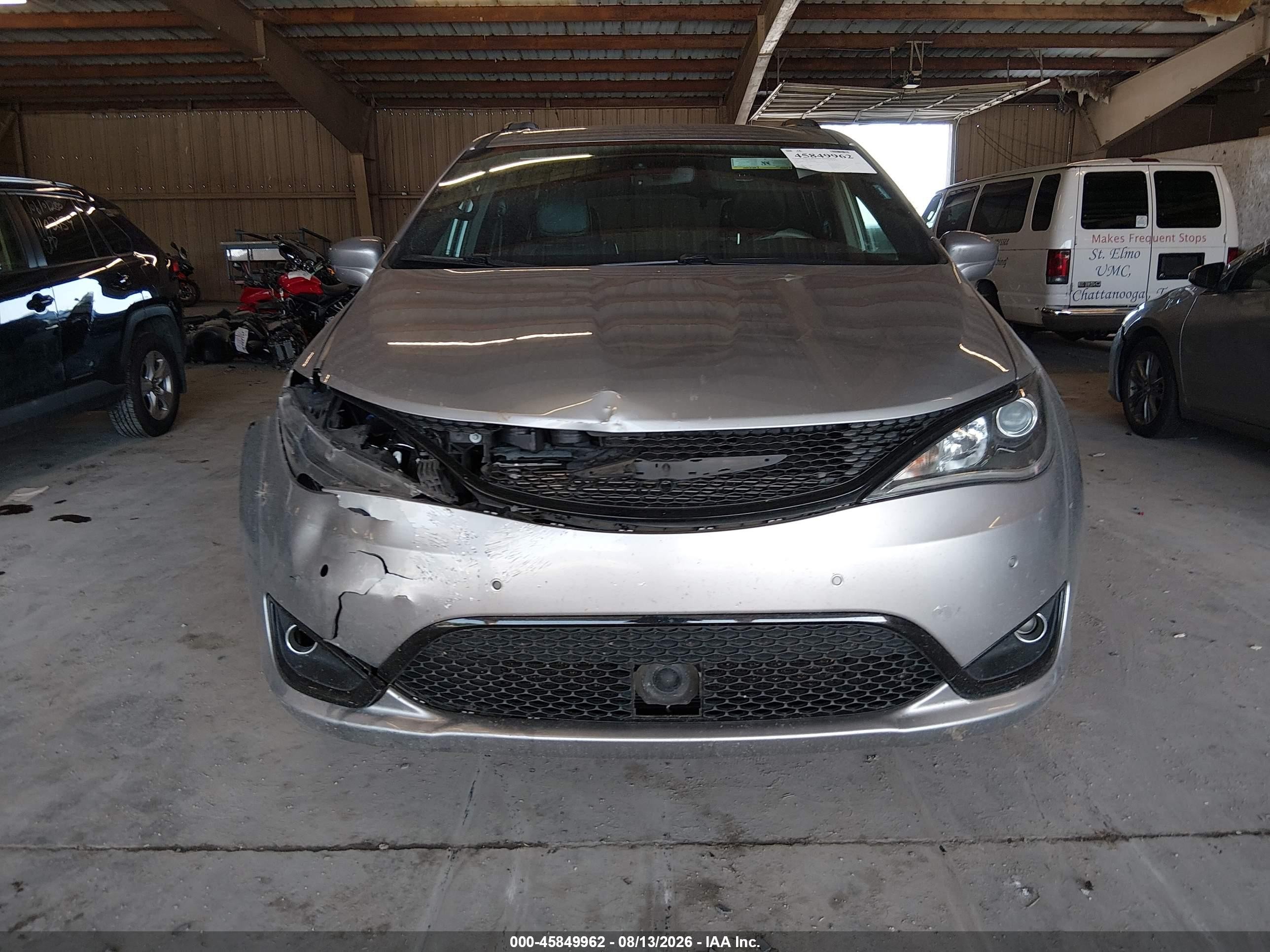 2020 Chrysler Pacifica Touring L Silver vin: 2C4RC1BG1LR233068