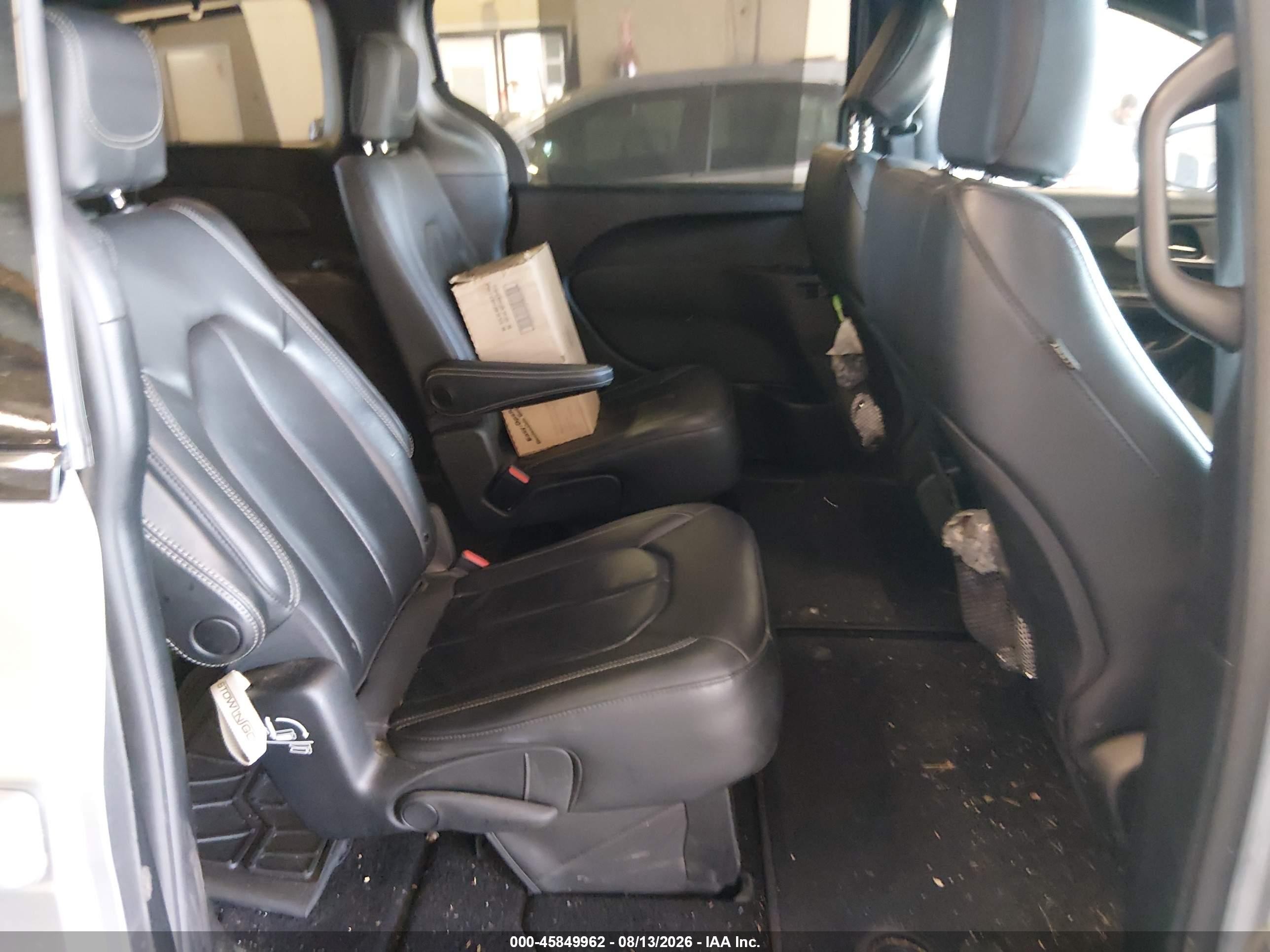 2020 Chrysler Pacifica Touring L Silver vin: 2C4RC1BG1LR233068
