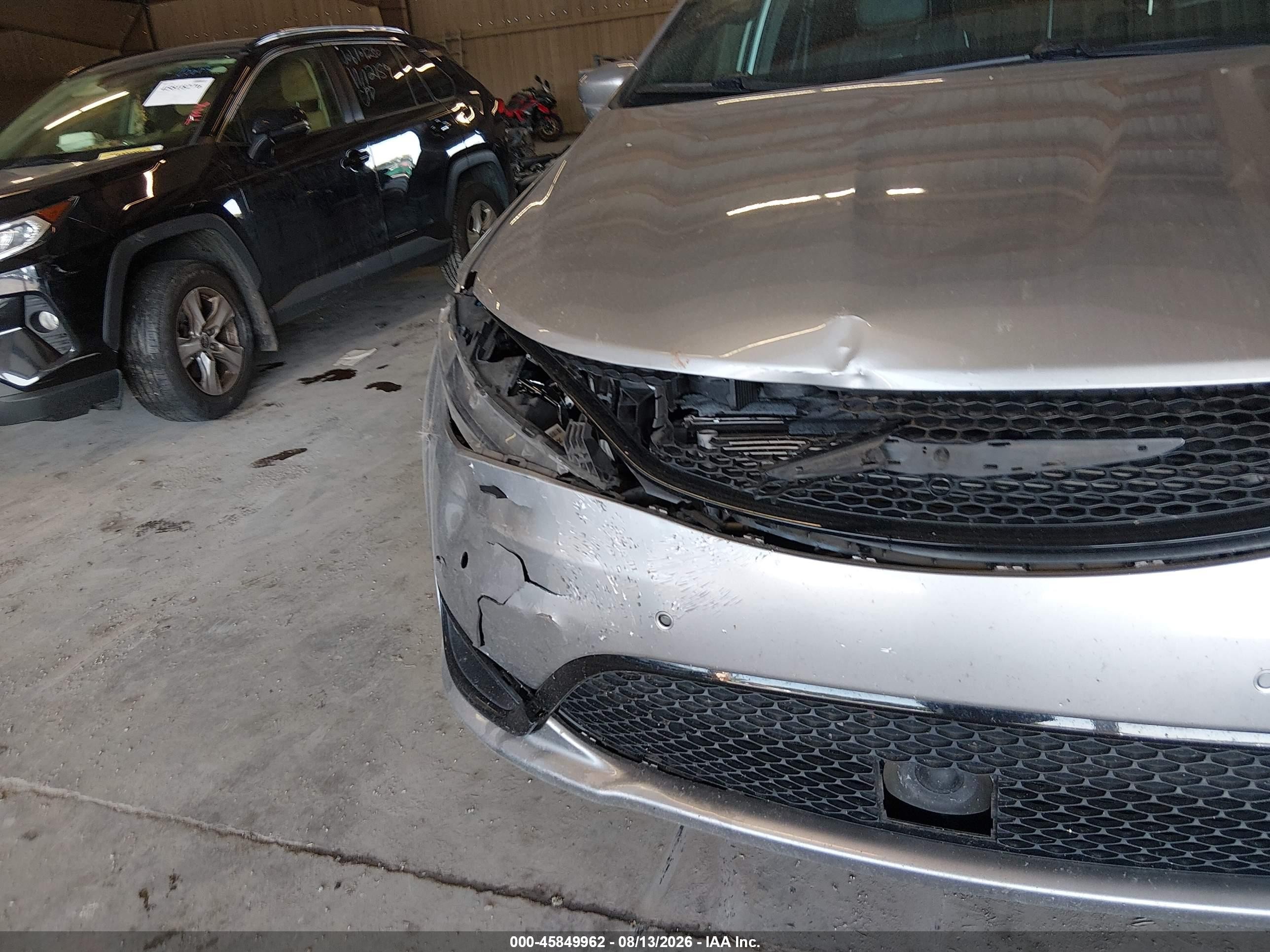 2020 Chrysler Pacifica Touring L Silver vin: 2C4RC1BG1LR233068