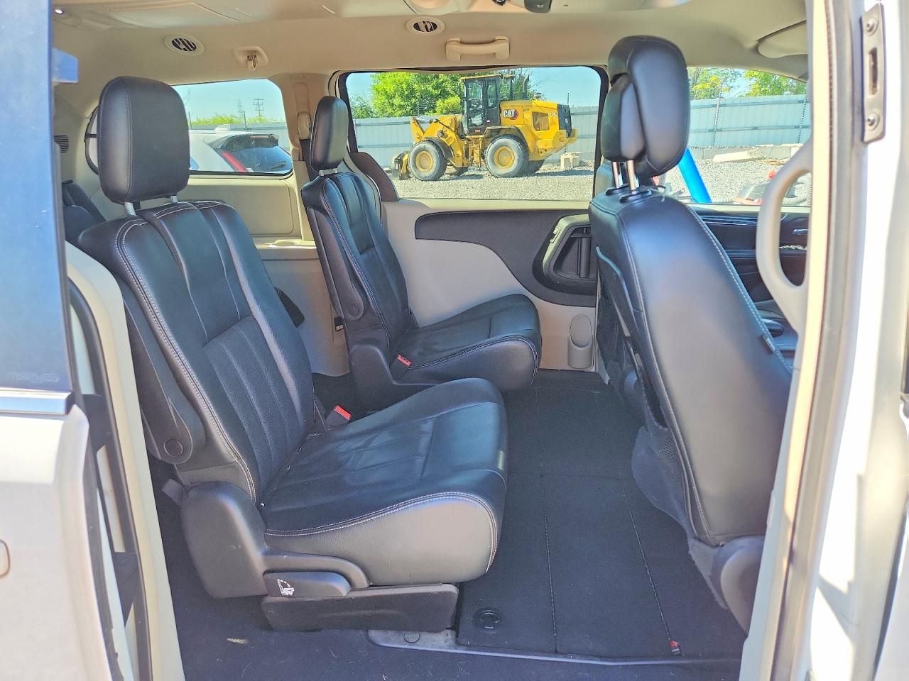 2012 Chrysler Town & Country Touring White vin: 2C4RC1BG2CR189470