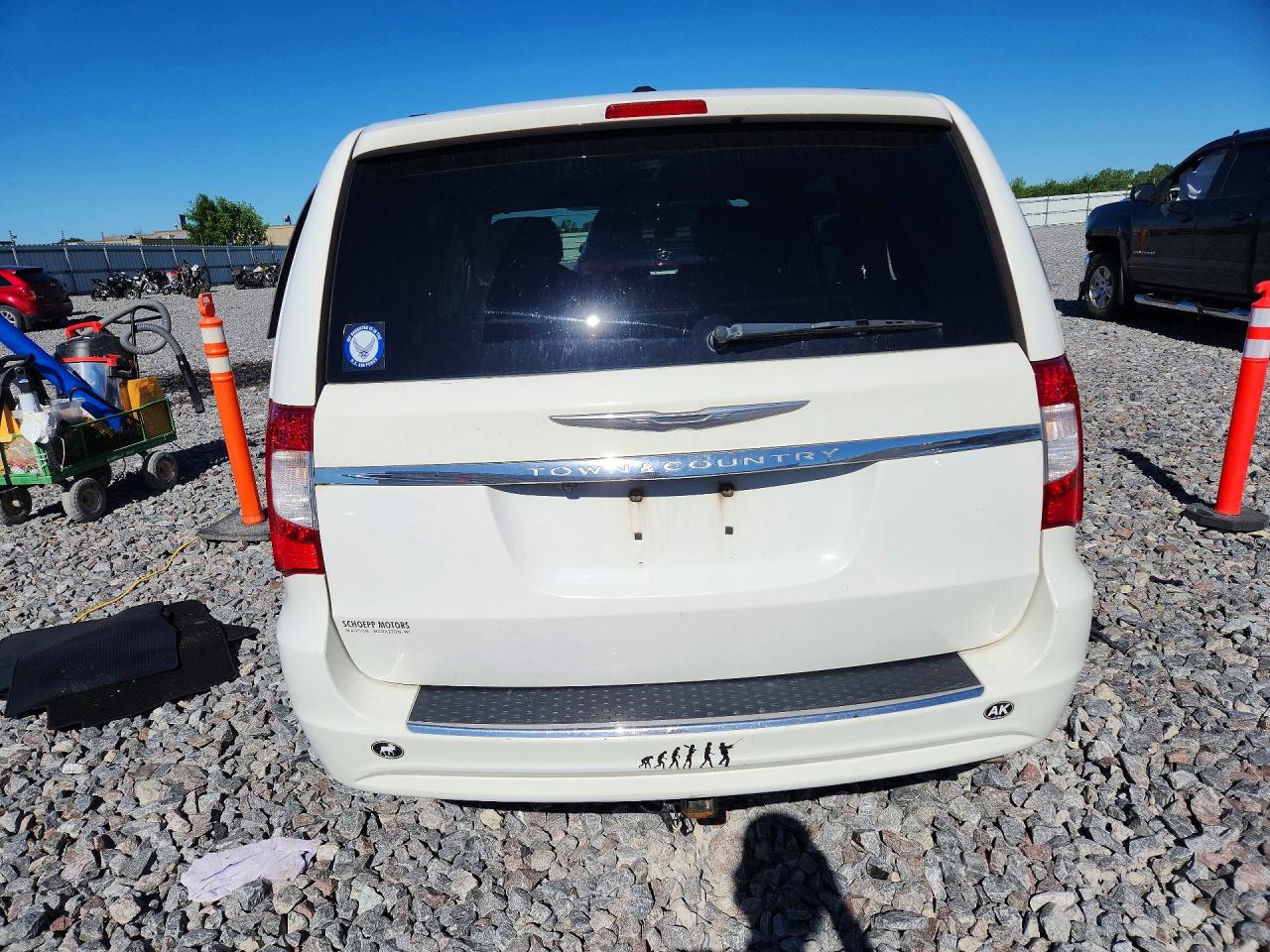 2012 Chrysler Town & Country Touring White vin: 2C4RC1BG2CR189470