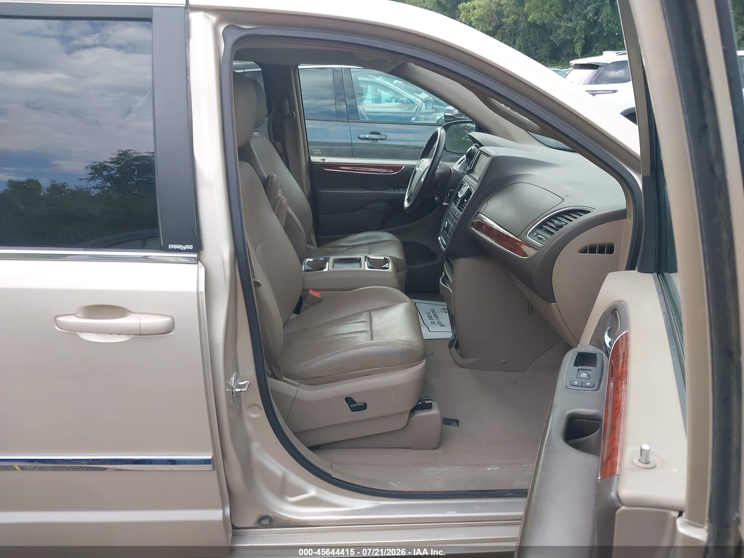 2012 Chrysler Town & Country Touring Gold vin: 2C4RC1BG2CR237615