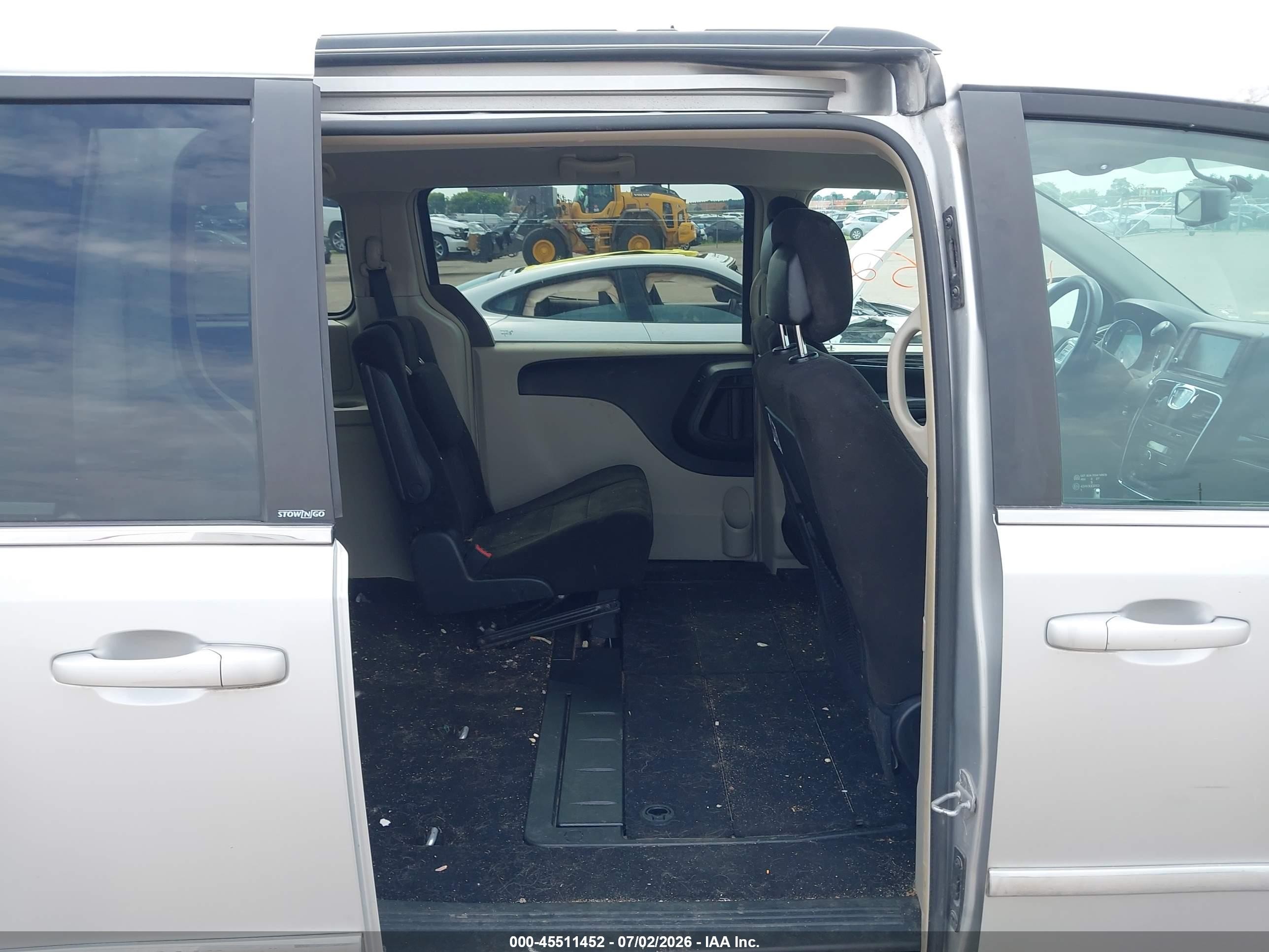 2012 Chrysler Town & Country Touring Серебряный vin: 2C4RC1BG2CR266757