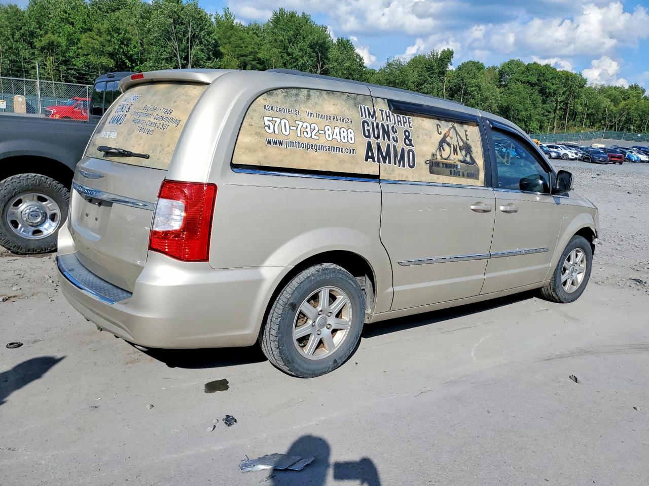 2012 Chrysler Town & Country Touring Beige vin: 2C4RC1BG2CR411246