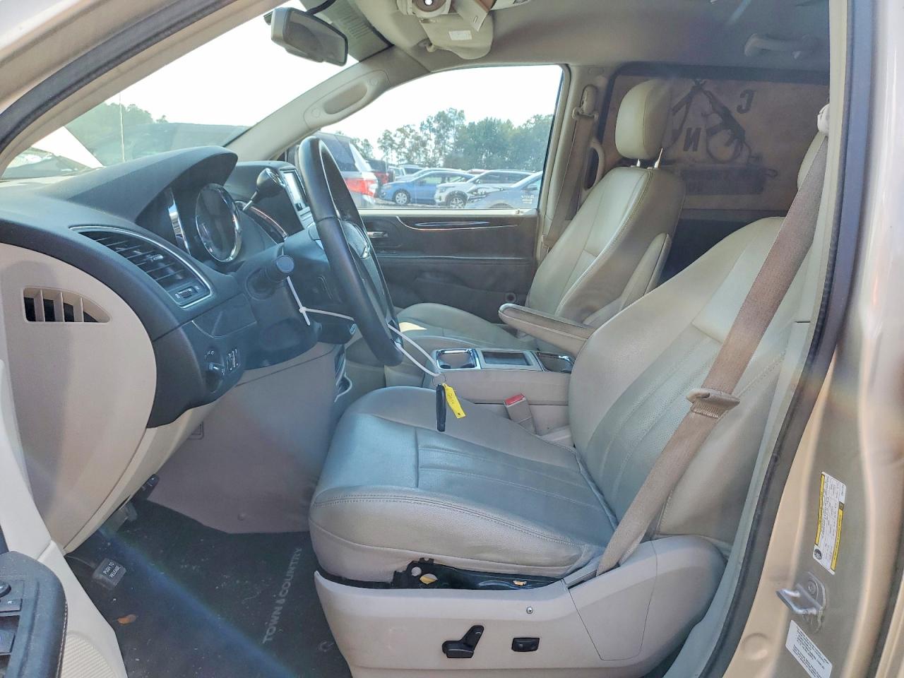2012 Chrysler Town & Country Touring Beige vin: 2C4RC1BG2CR411246