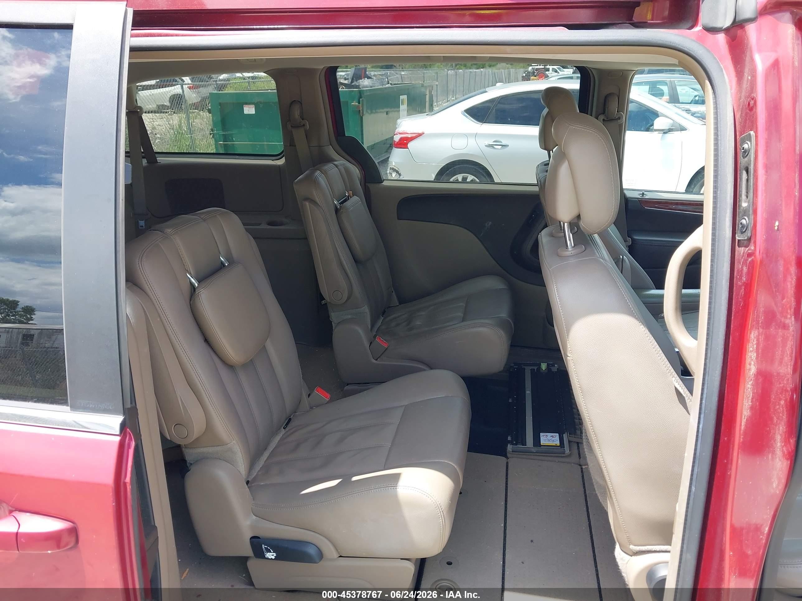 2013 Chrysler Town & Country Touring Красный vin: 2C4RC1BG2DR509825
