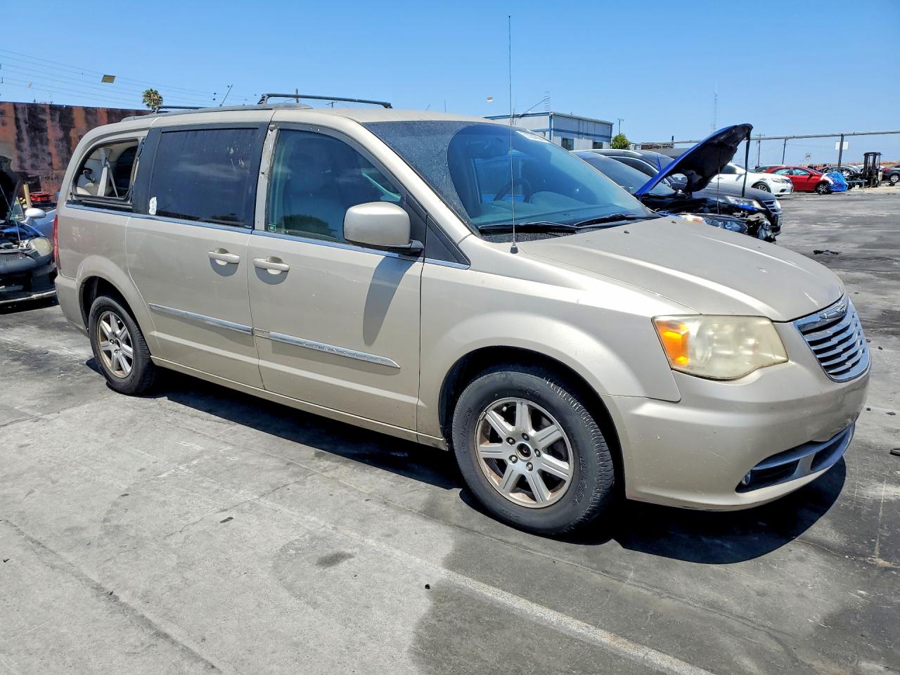 2013 Chrysler Town & Country Touring Beige vin: 2C4RC1BG2DR554800