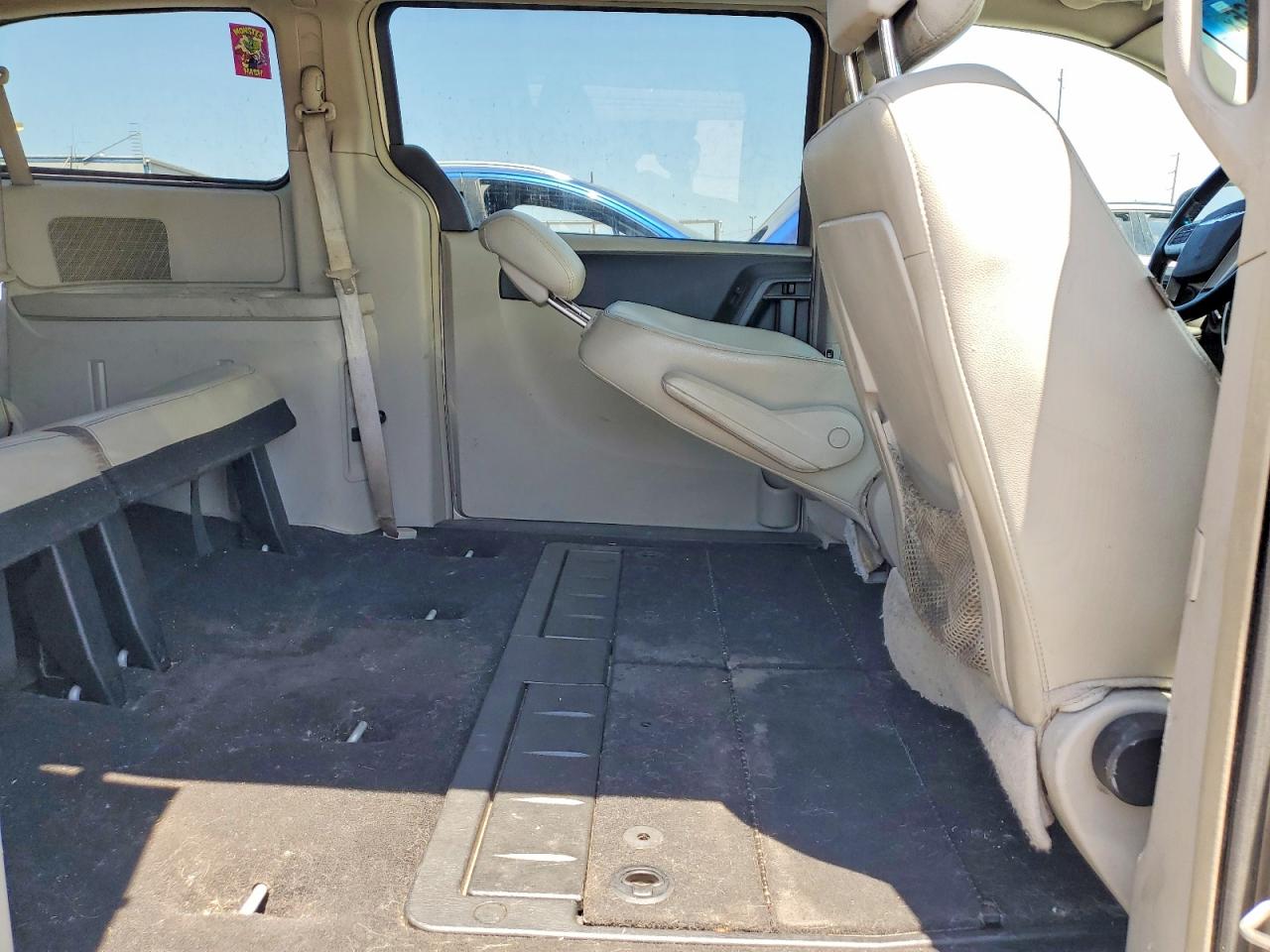 2013 Chrysler Town & Country Touring Beige vin: 2C4RC1BG2DR554800