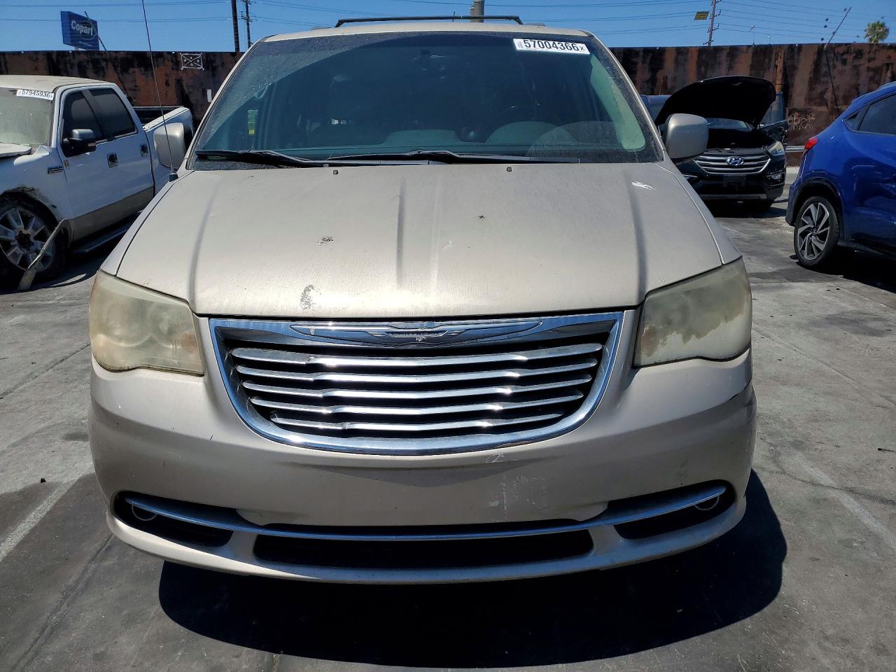 2013 Chrysler Town & Country Touring Beige vin: 2C4RC1BG2DR554800