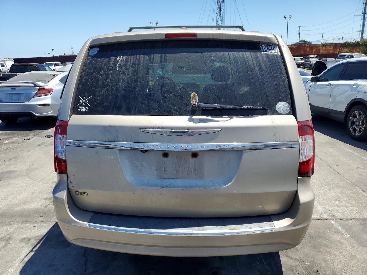 2013 Chrysler Town & Country Touring Beige vin: 2C4RC1BG2DR554800