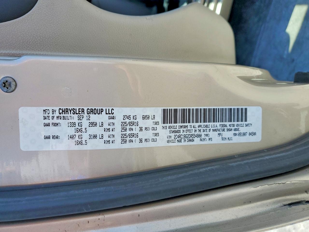 2013 Chrysler Town & Country Touring Beige vin: 2C4RC1BG2DR554800
