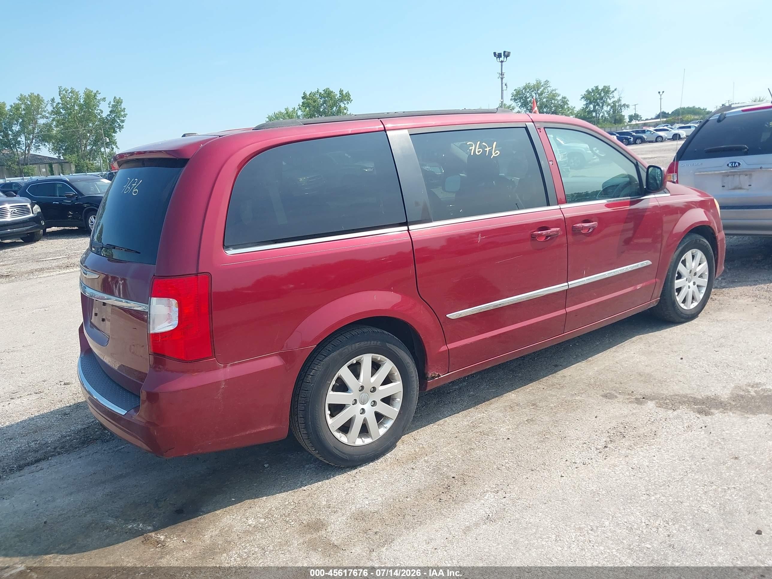 2013 Chrysler Town & Country Touring Burgundy vin: 2C4RC1BG2DR558734