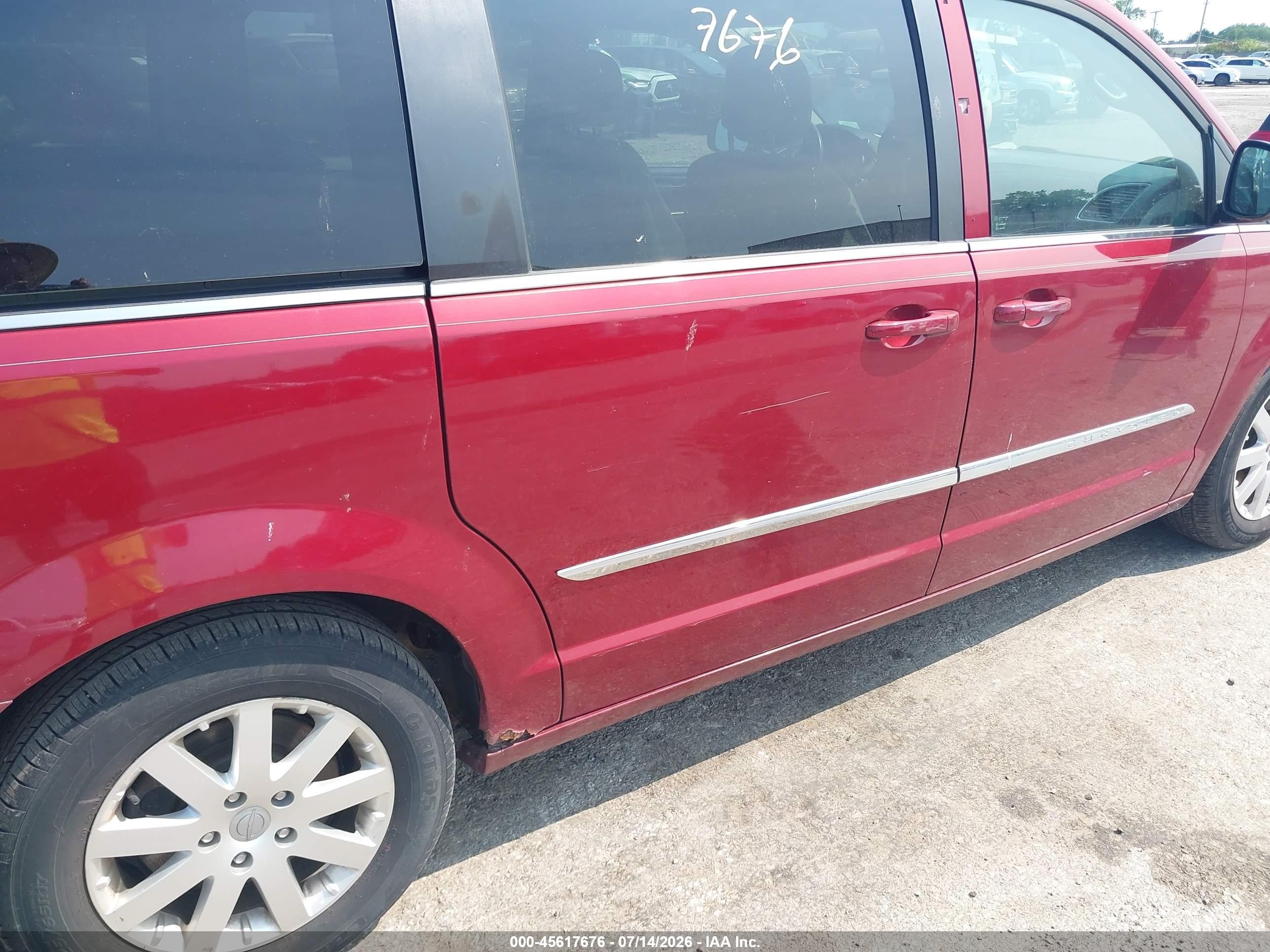 2013 Chrysler Town & Country Touring Burgundy vin: 2C4RC1BG2DR558734