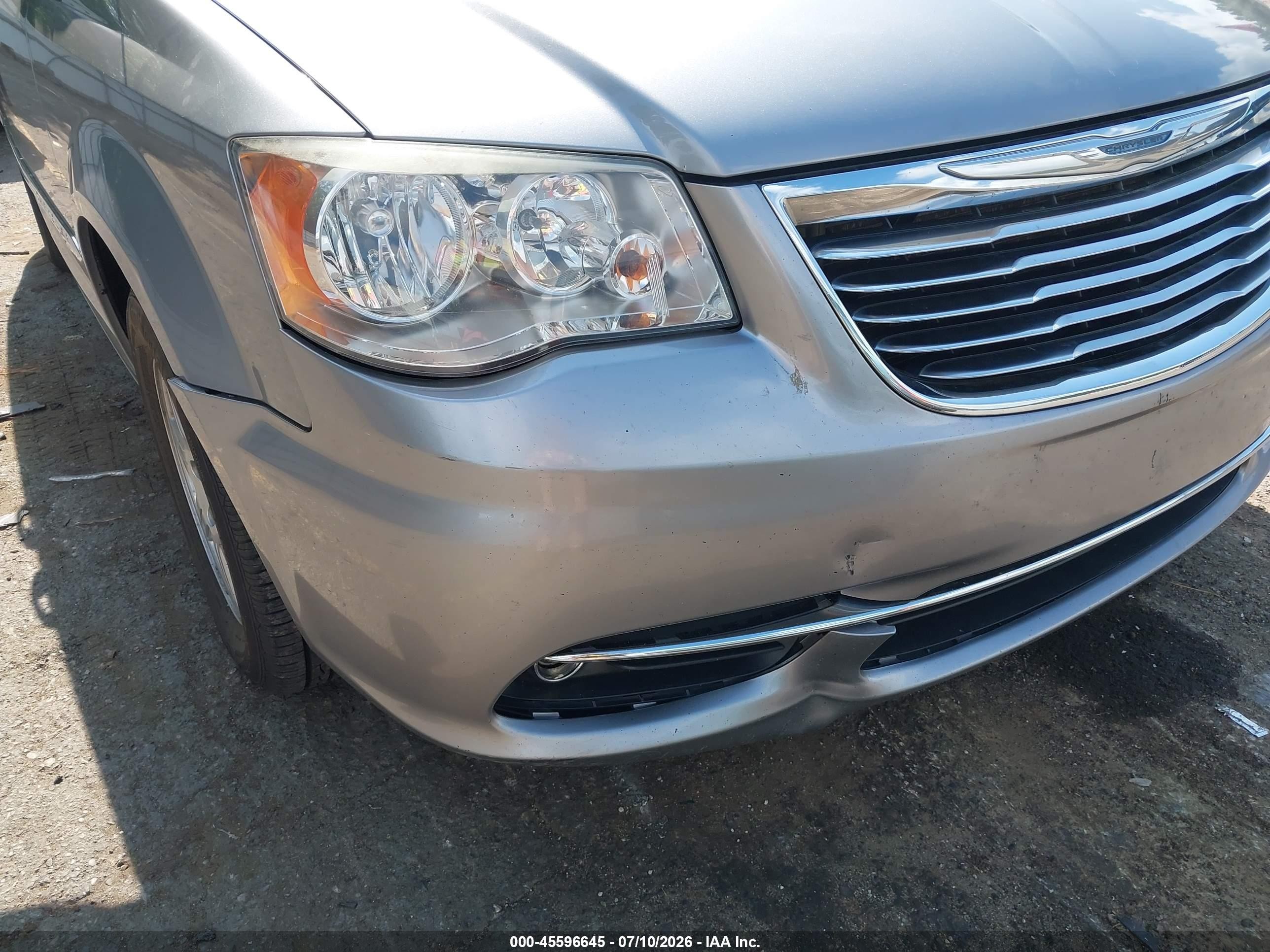 2013 Chrysler Town & Country Touring Silver vin: 2C4RC1BG2DR577574