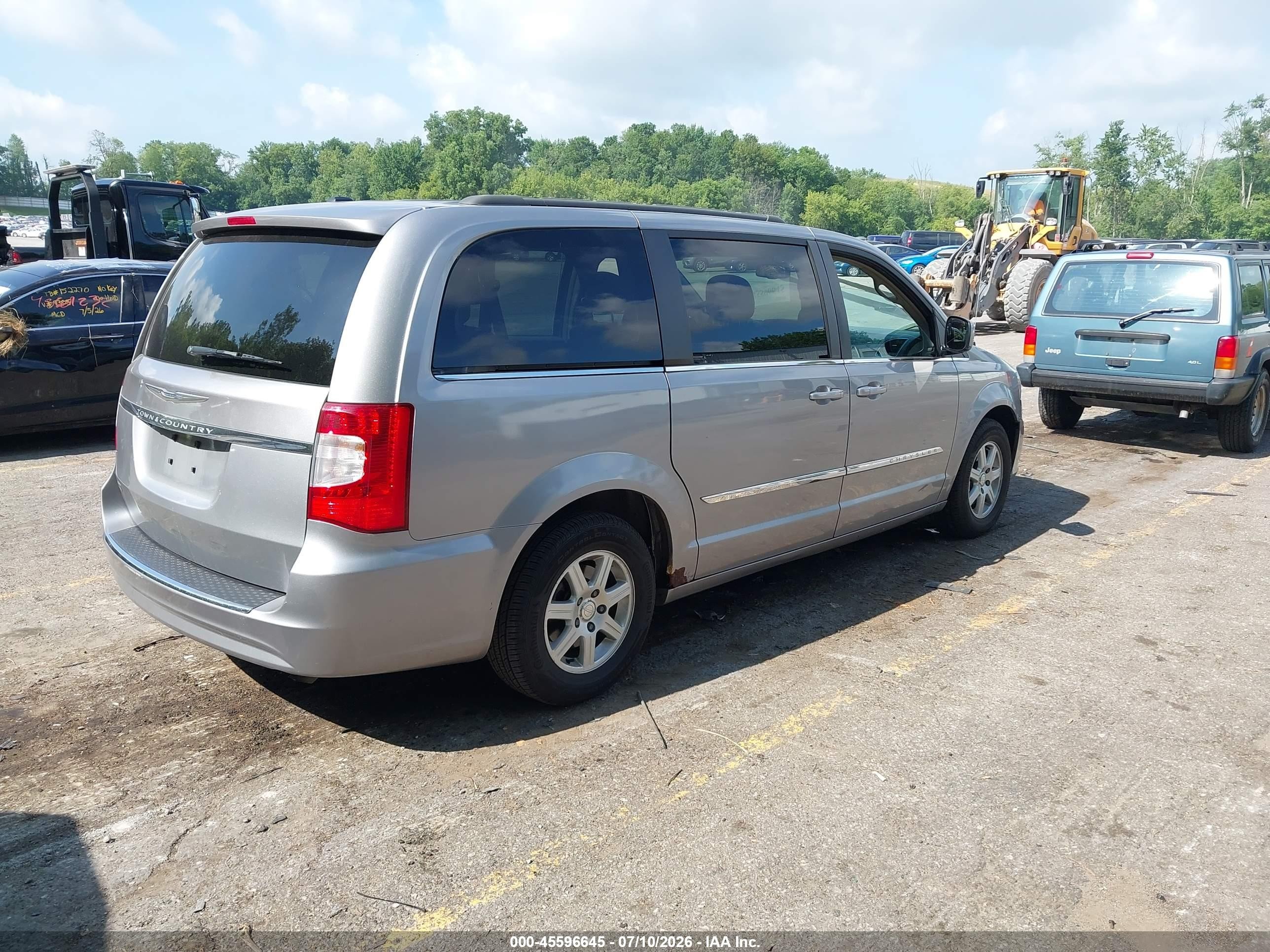 2013 Chrysler Town & Country Touring Silver vin: 2C4RC1BG2DR577574