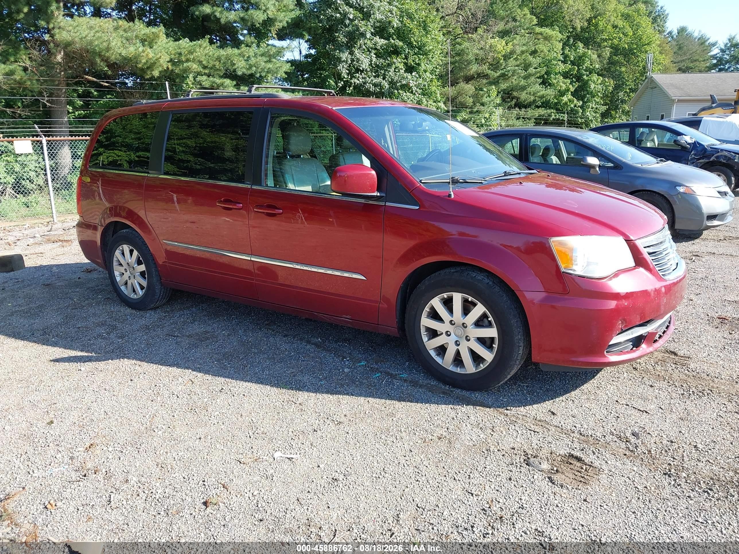 2013 Chrysler Town & Country Touring Red vin: 2C4RC1BG2DR604062