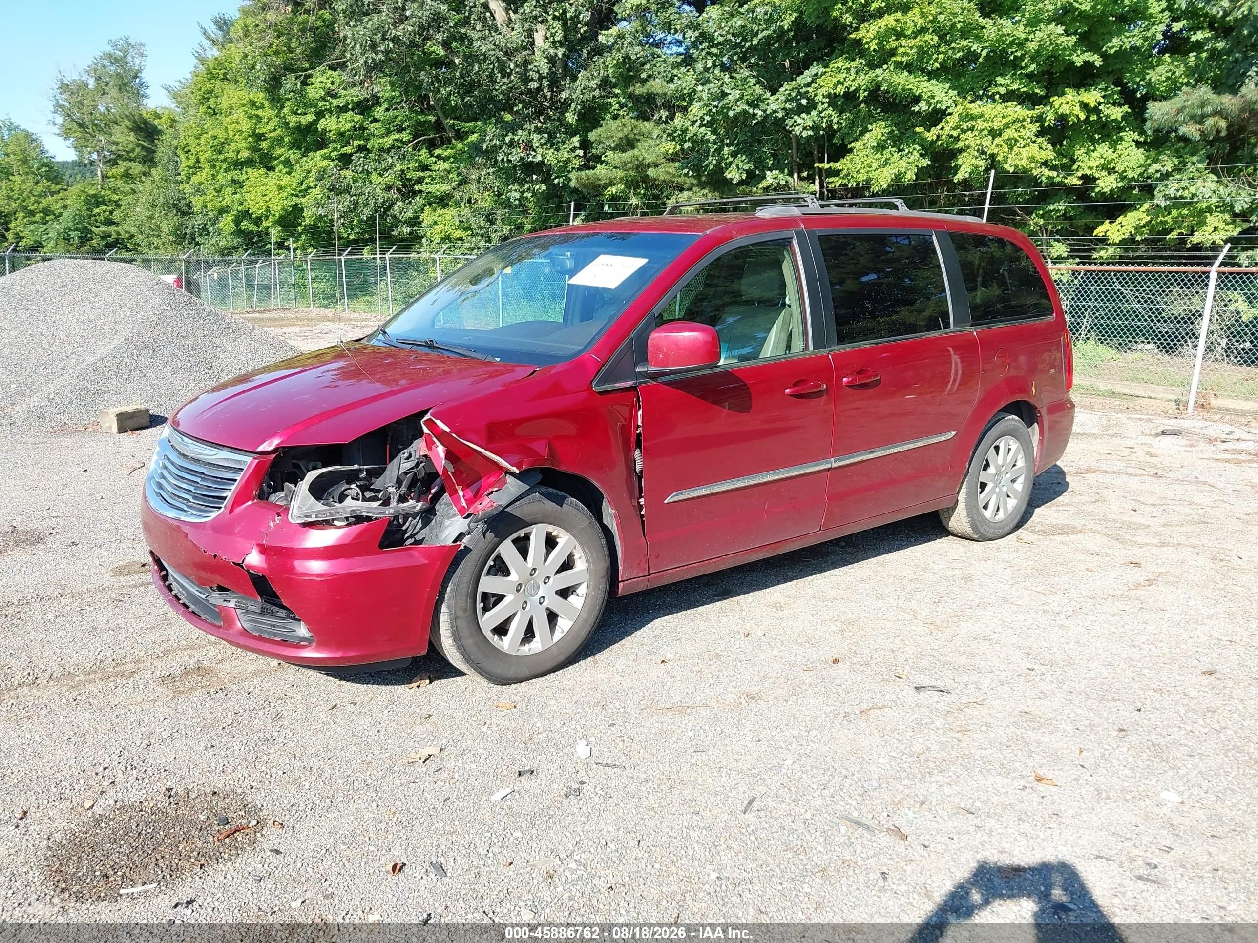 2013 Chrysler Town & Country Touring Red vin: 2C4RC1BG2DR604062
