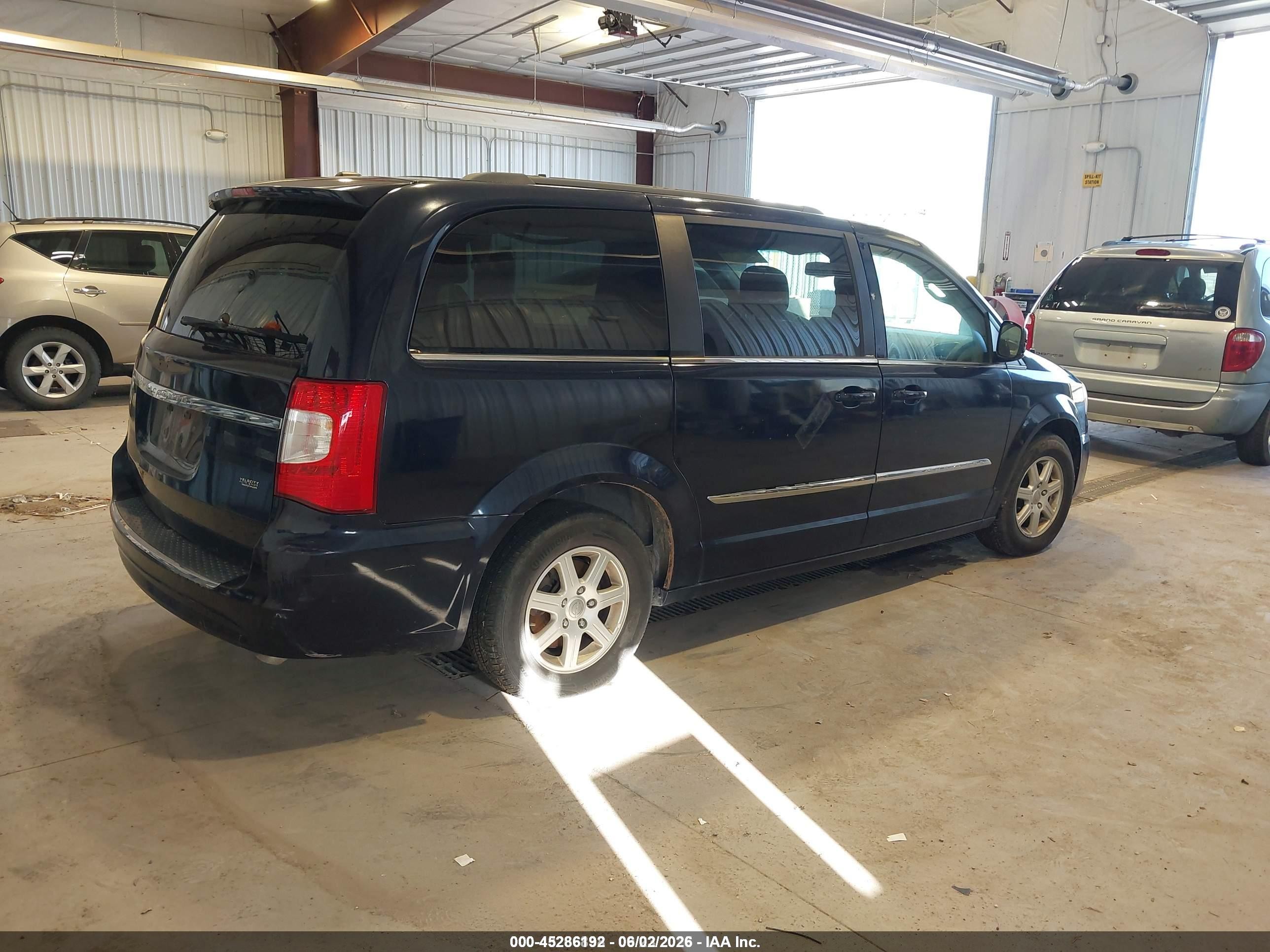 2013 Chrysler Town & Country Touring Blue vin: 2C4RC1BG2DR630306