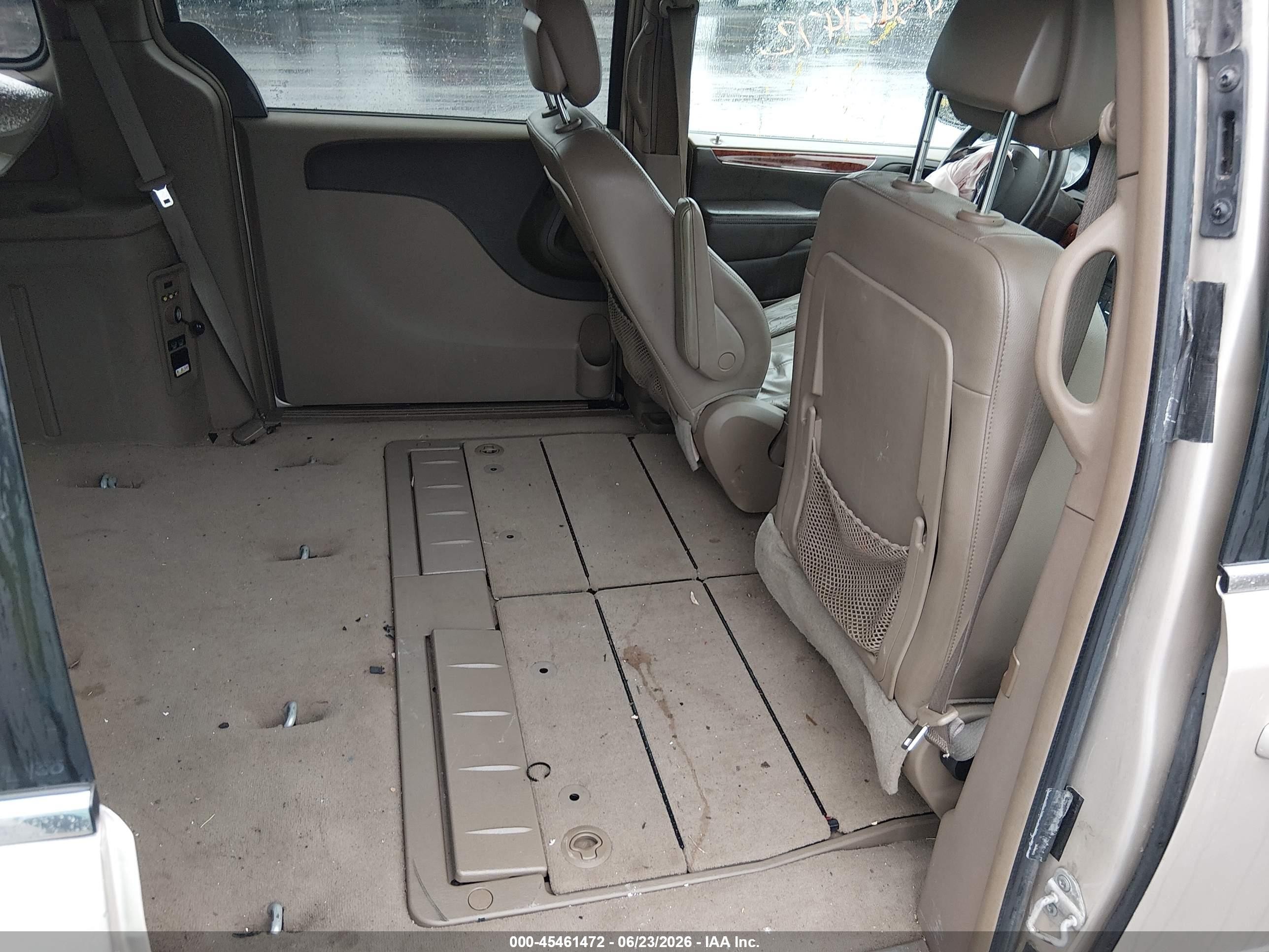 2013 Chrysler Town & Country Touring Gold vin: 2C4RC1BG2DR646876