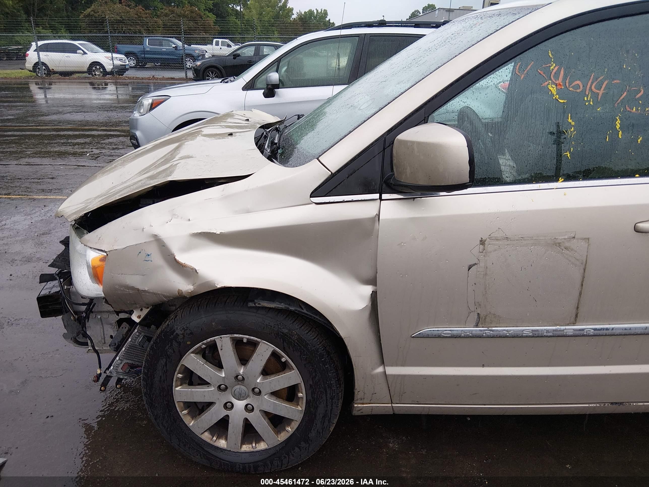 2013 Chrysler Town & Country Touring Gold vin: 2C4RC1BG2DR646876