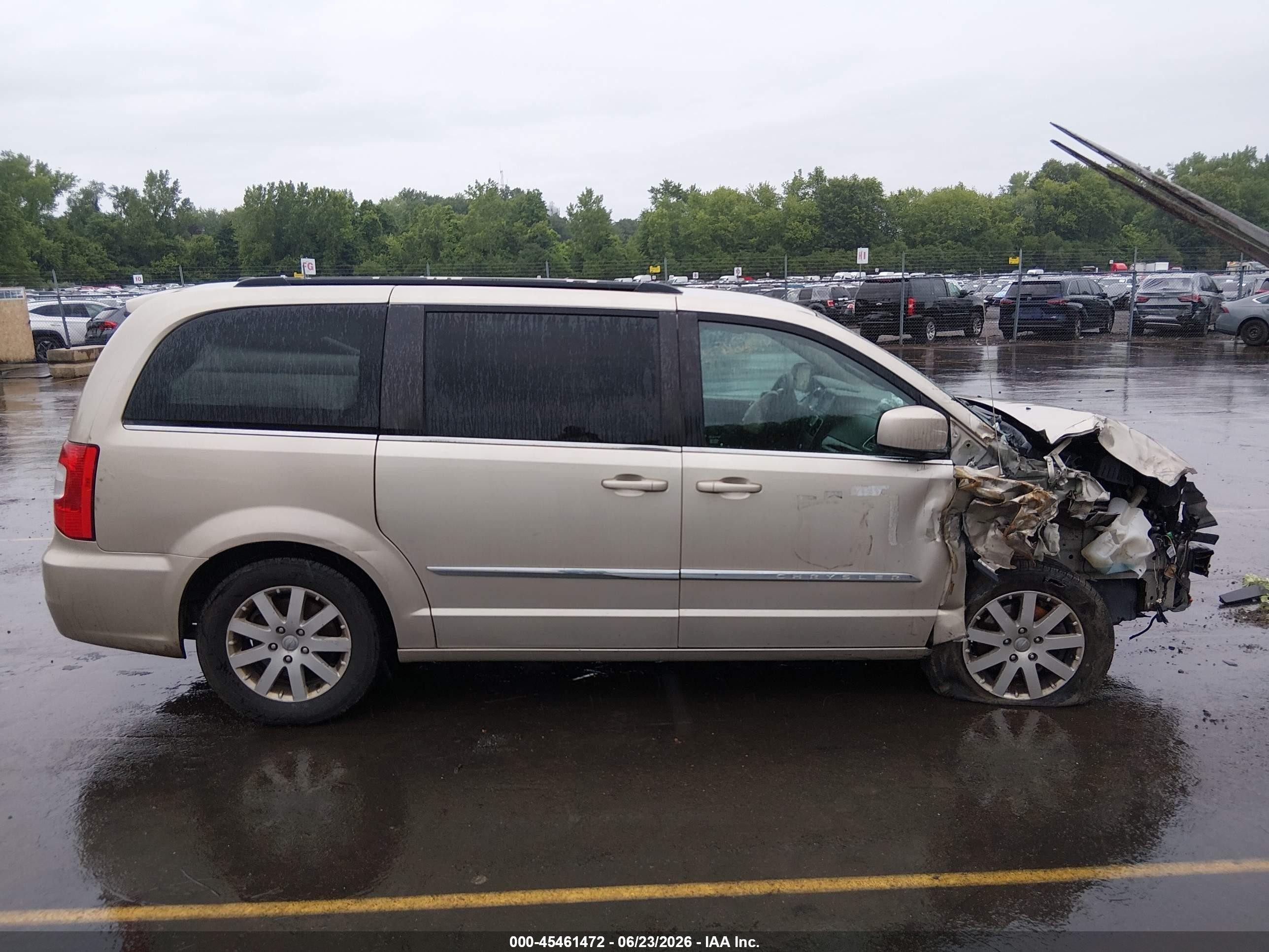 2013 Chrysler Town & Country Touring Gold vin: 2C4RC1BG2DR646876