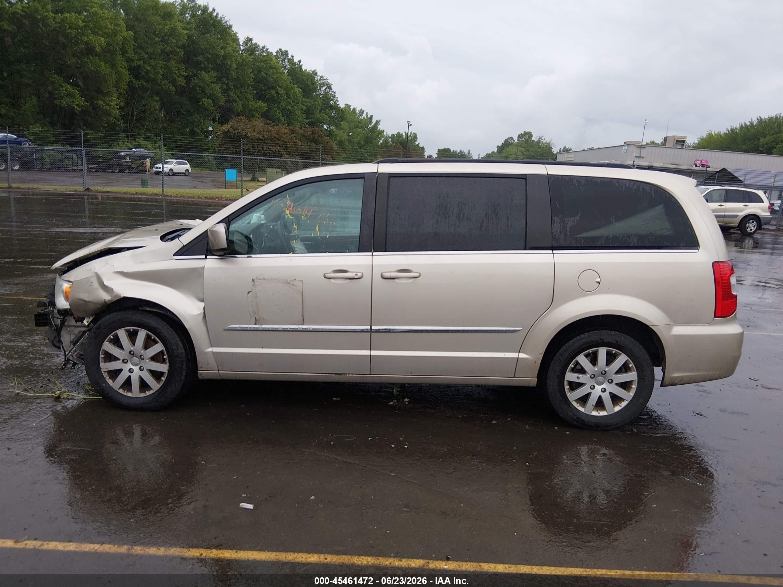 2013 Chrysler Town & Country Touring Gold vin: 2C4RC1BG2DR646876