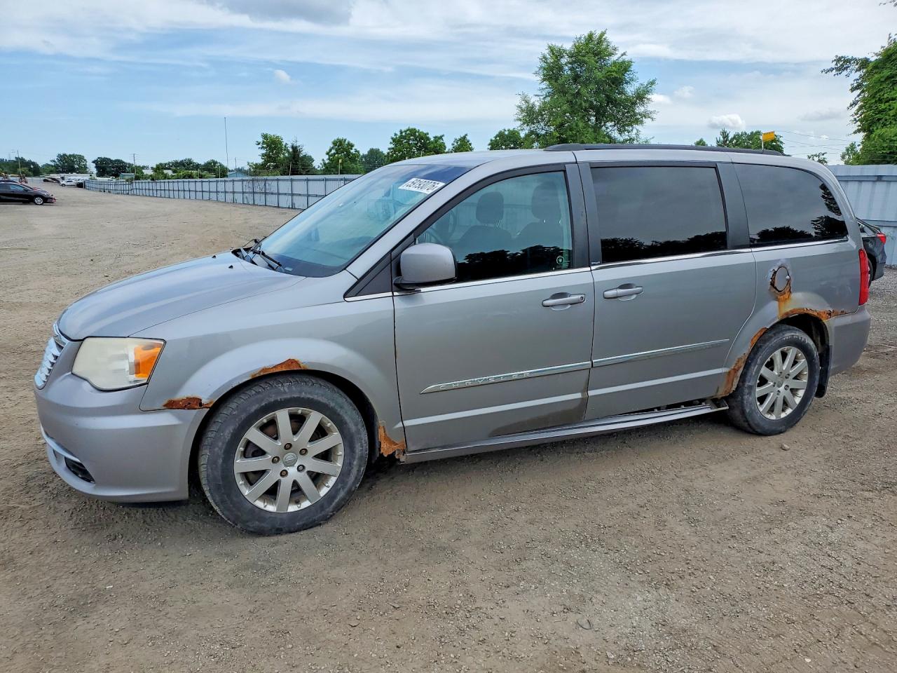 2013 Chrysler Town & Country Touring Серебряный vin: 2C4RC1BG2DR670904