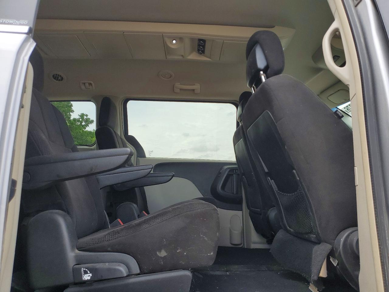 2013 Chrysler Town & Country Touring Серебряный vin: 2C4RC1BG2DR670904