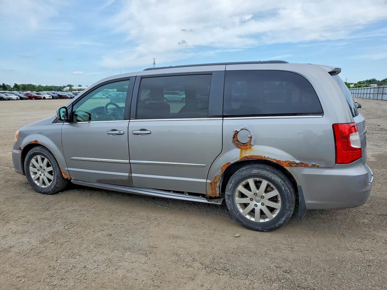 2013 Chrysler Town & Country Touring Серебряный vin: 2C4RC1BG2DR670904