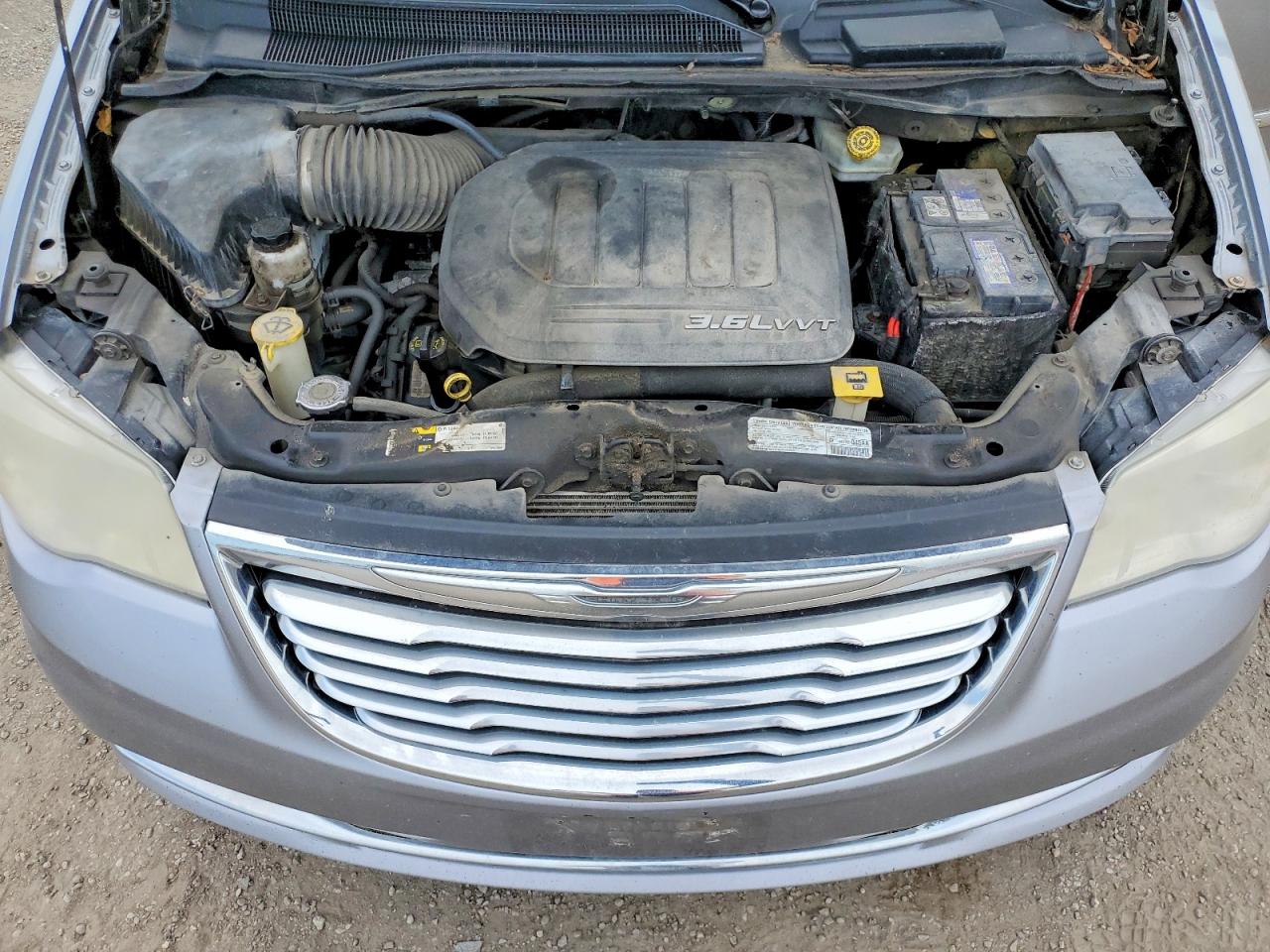 2013 Chrysler Town & Country Touring Серебряный vin: 2C4RC1BG2DR670904