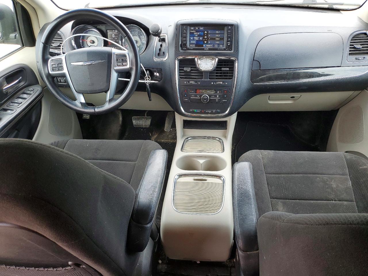 2013 Chrysler Town & Country Touring Серебряный vin: 2C4RC1BG2DR670904