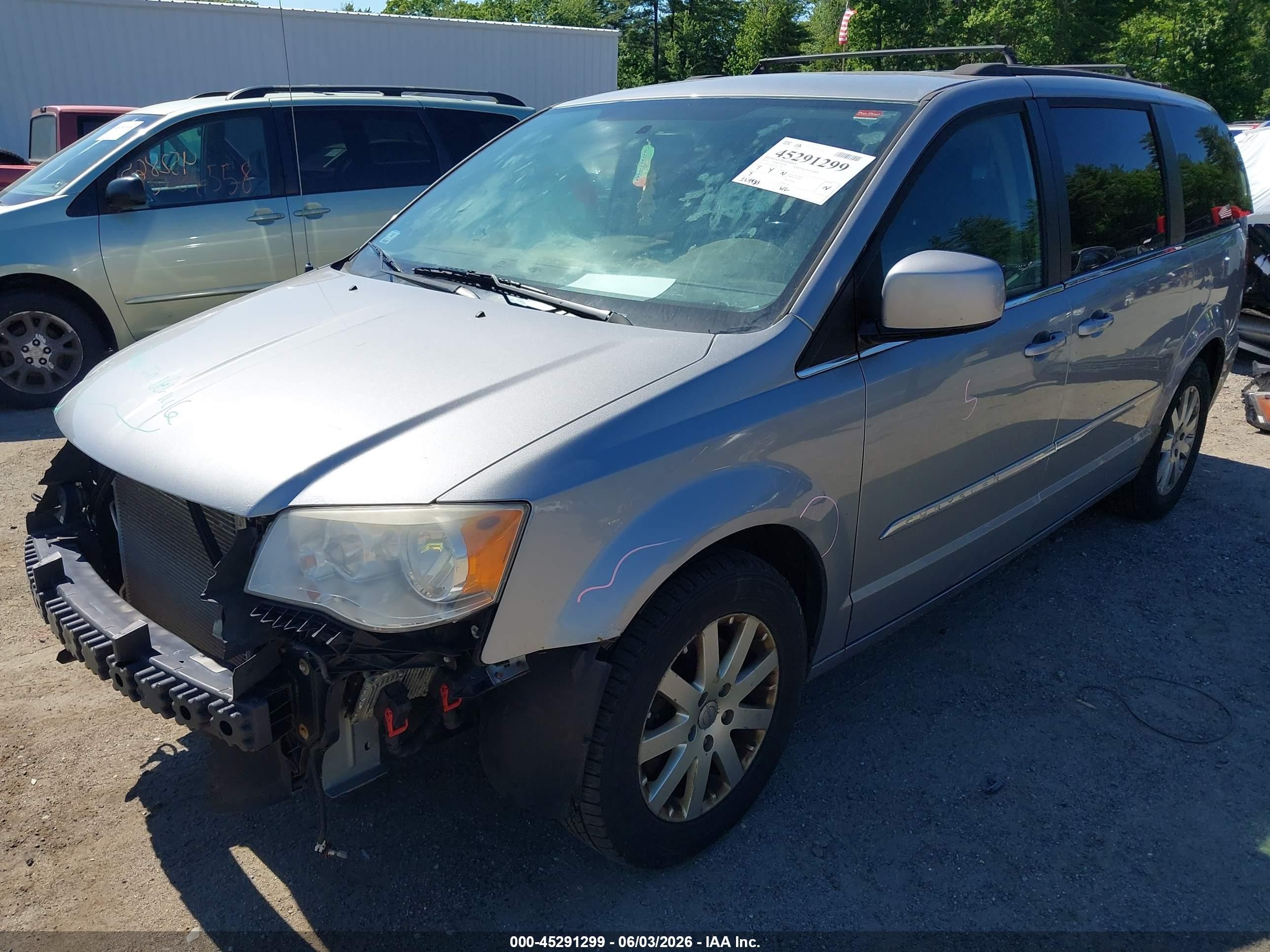 2013 Chrysler Town & Country Touring Silver vin: 2C4RC1BG2DR677285
