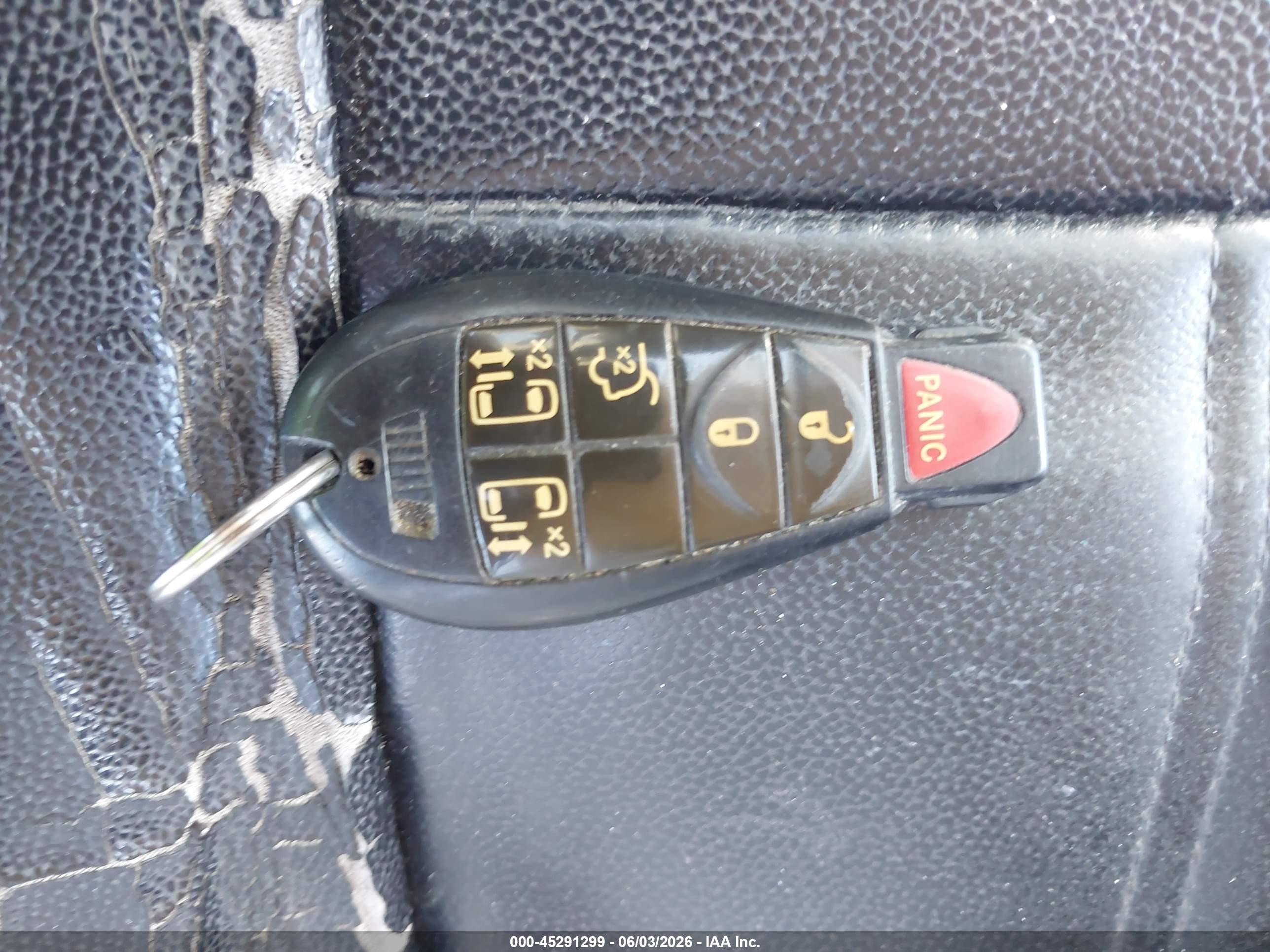 2013 Chrysler Town & Country Touring Silver vin: 2C4RC1BG2DR677285