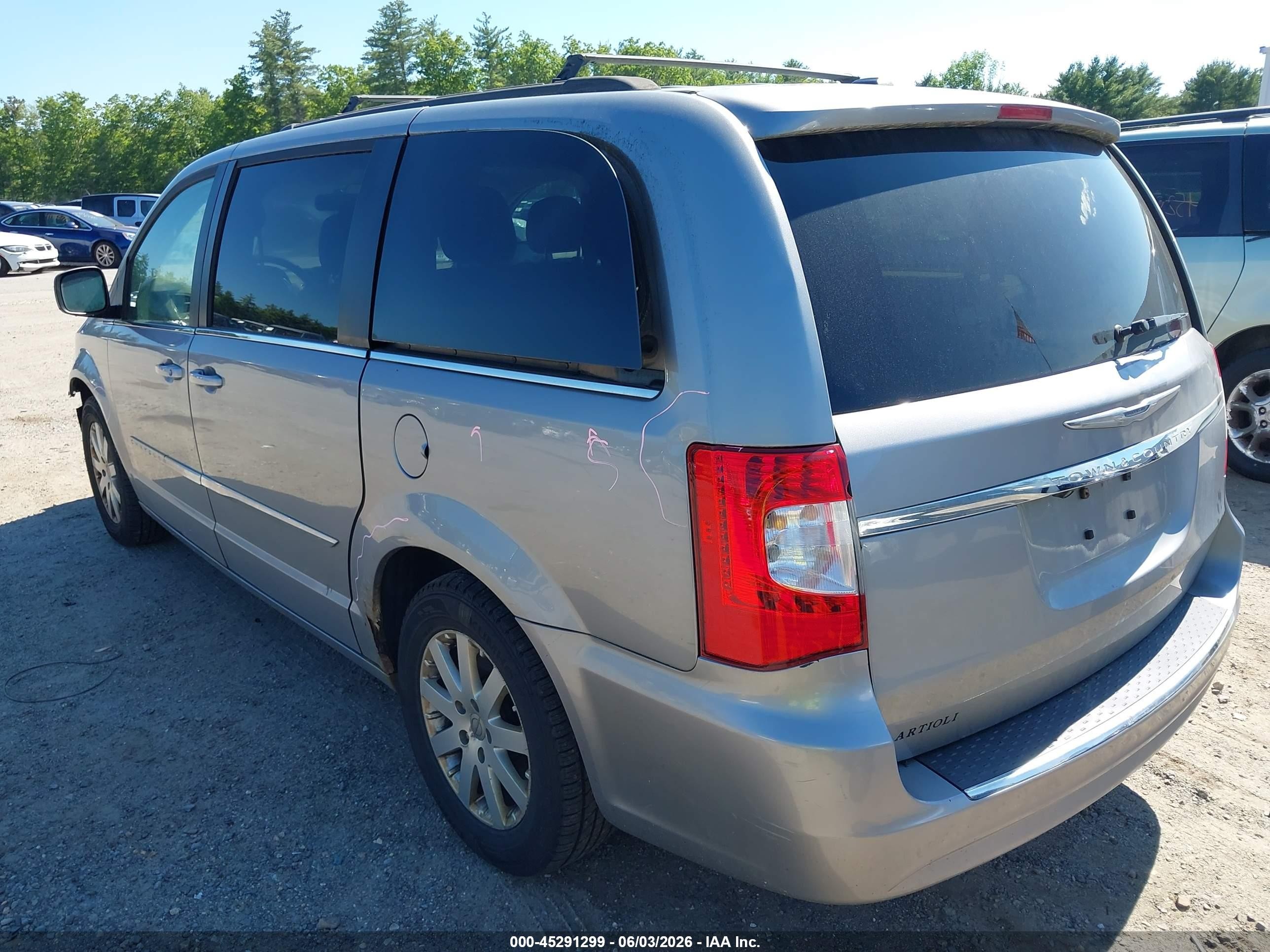 2013 Chrysler Town & Country Touring Silver vin: 2C4RC1BG2DR677285