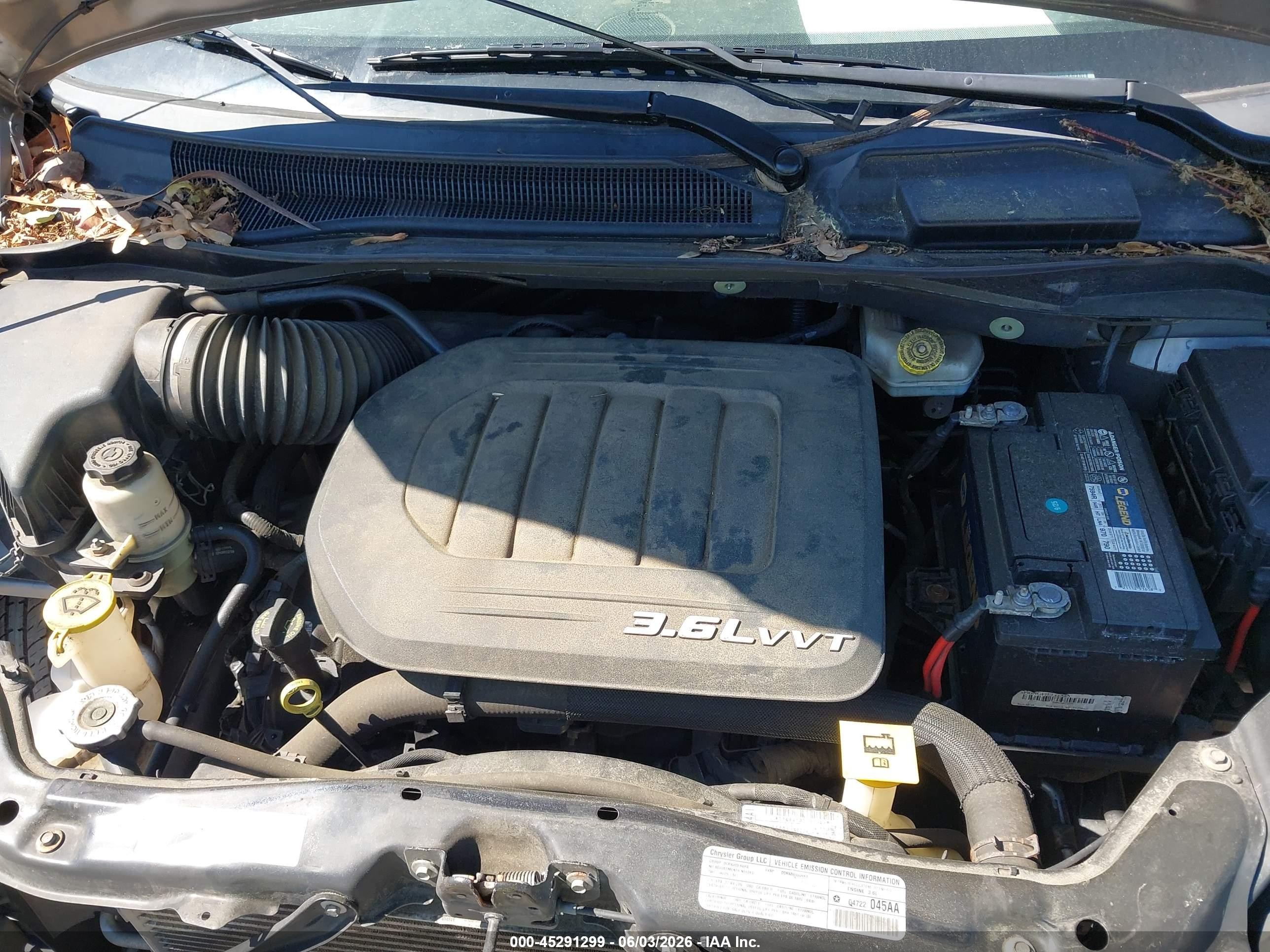 2013 Chrysler Town & Country Touring Silver vin: 2C4RC1BG2DR677285