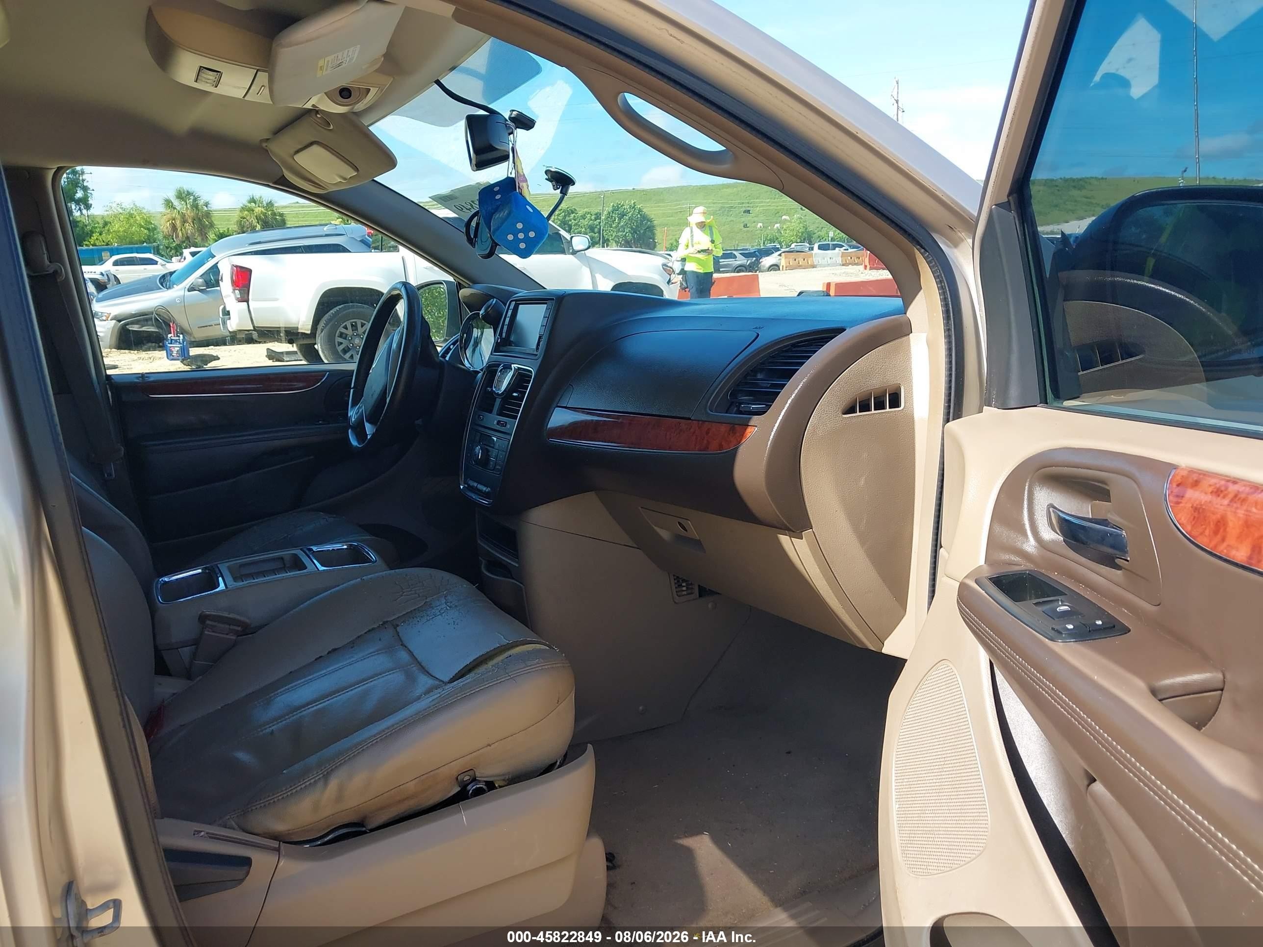 2013 Chrysler Town & Country Touring Gold vin: 2C4RC1BG2DR691235