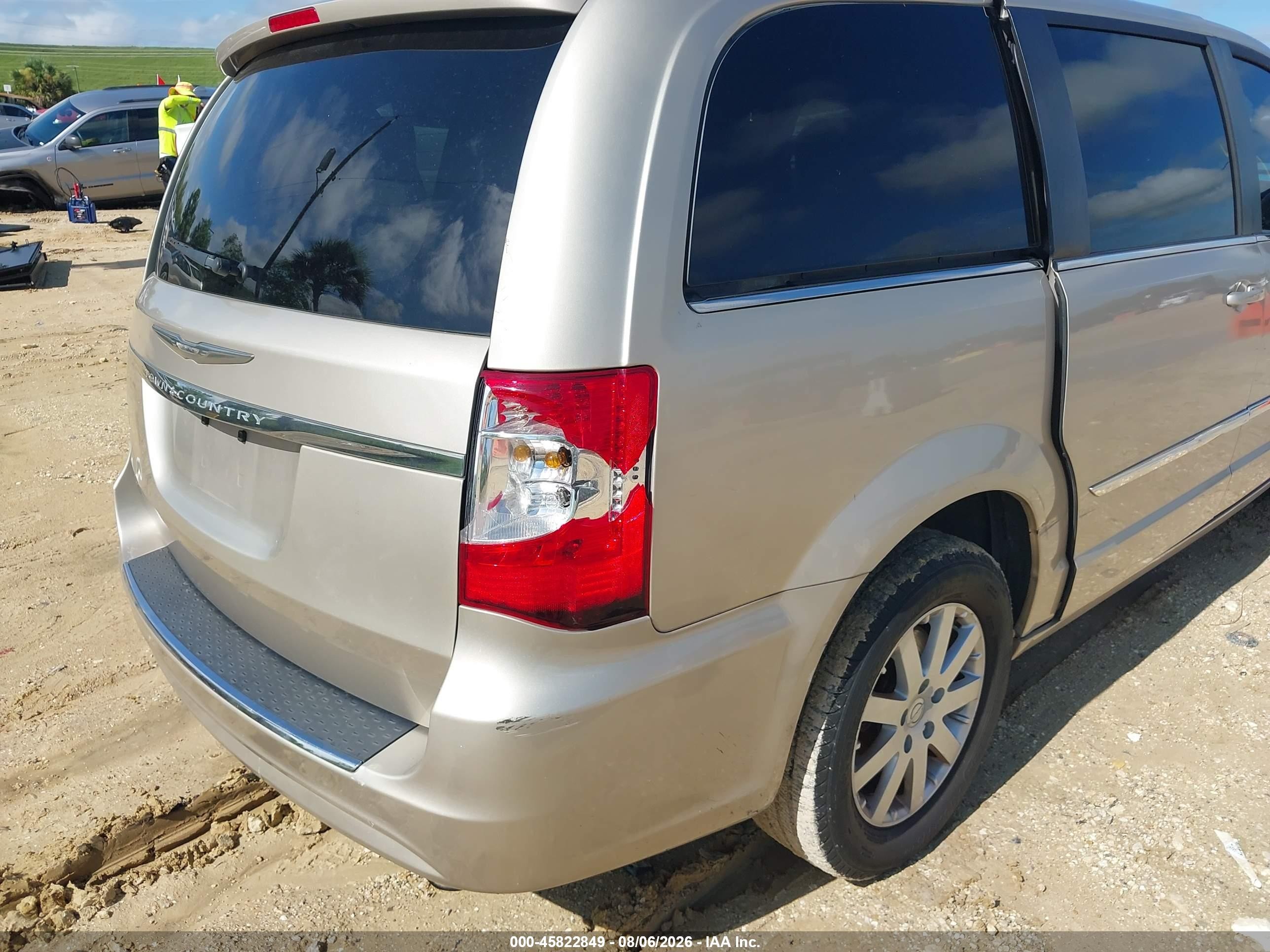2013 Chrysler Town & Country Touring Gold vin: 2C4RC1BG2DR691235