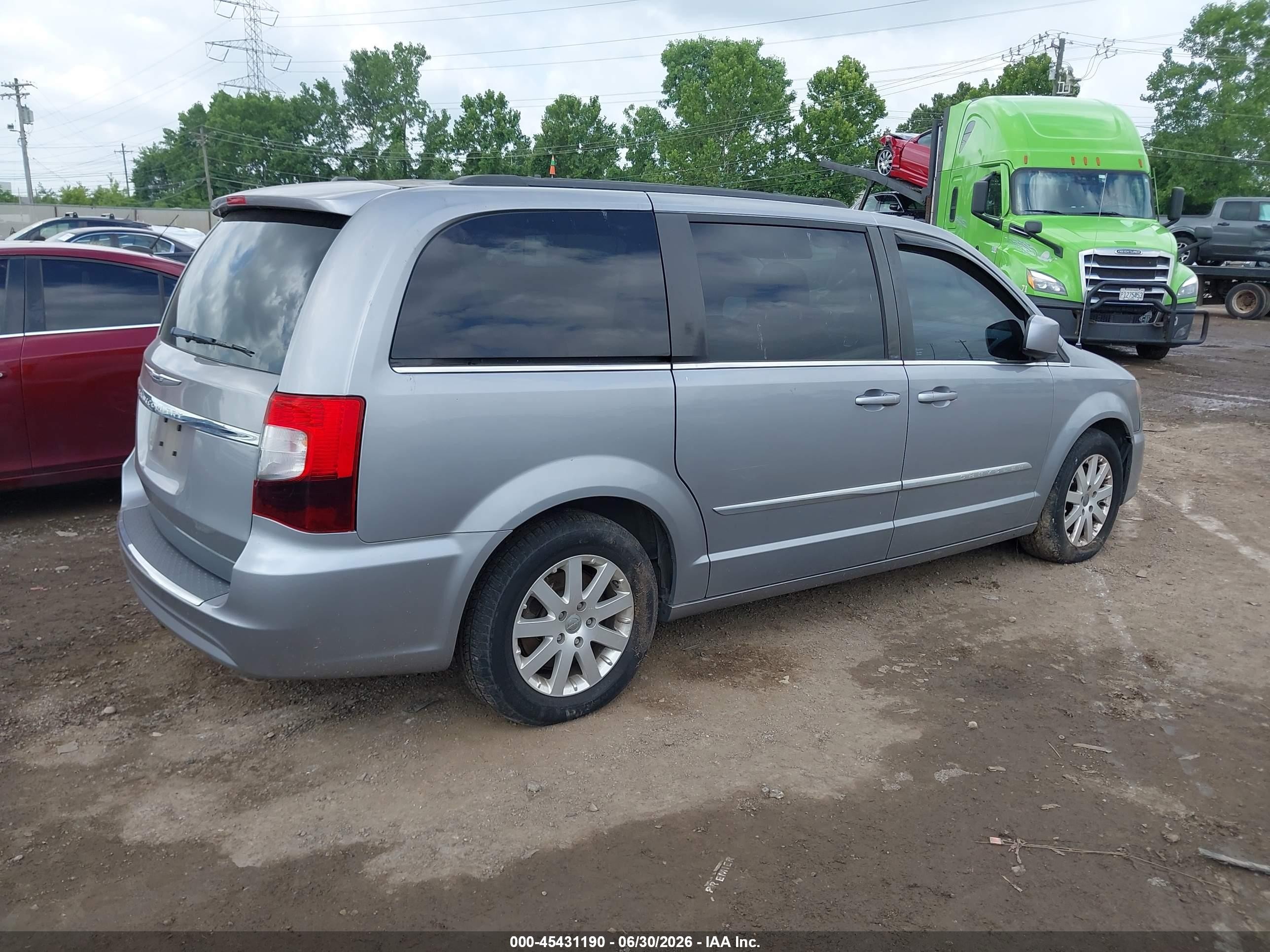 2013 Chrysler Town & Country Touring Silver vin: 2C4RC1BG2DR692031