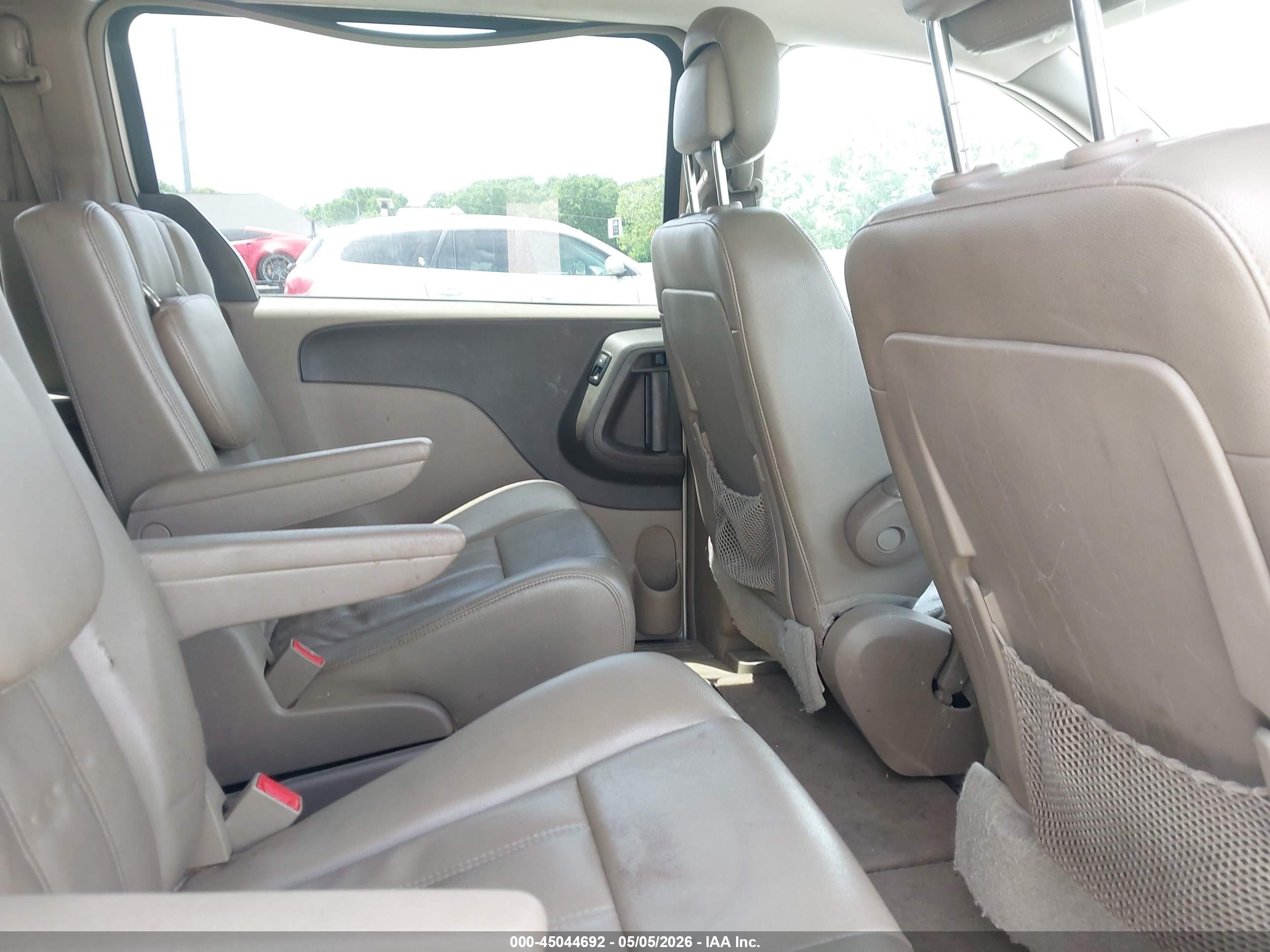 2013 Chrysler Town & Country Touring Gold vin: 2C4RC1BG2DR721401