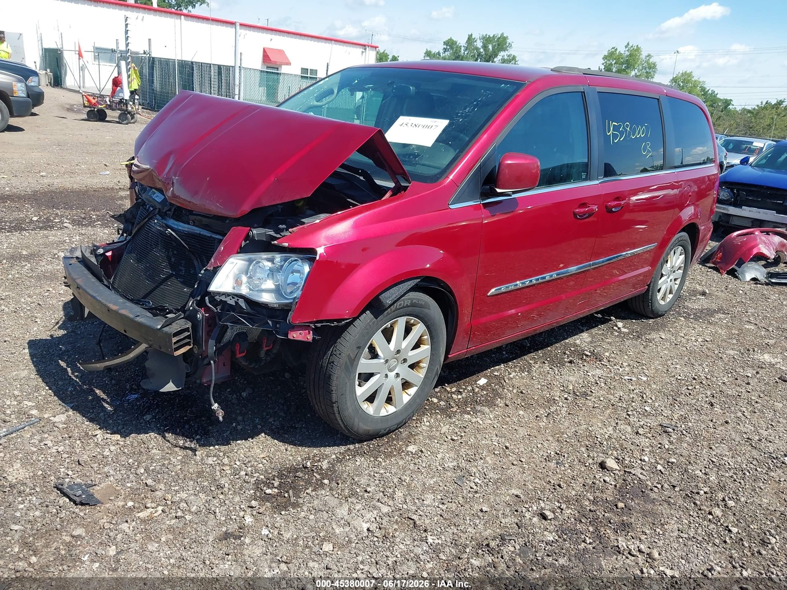 2013 Chrysler Town & Country Touring Red vin: 2C4RC1BG2DR767083
