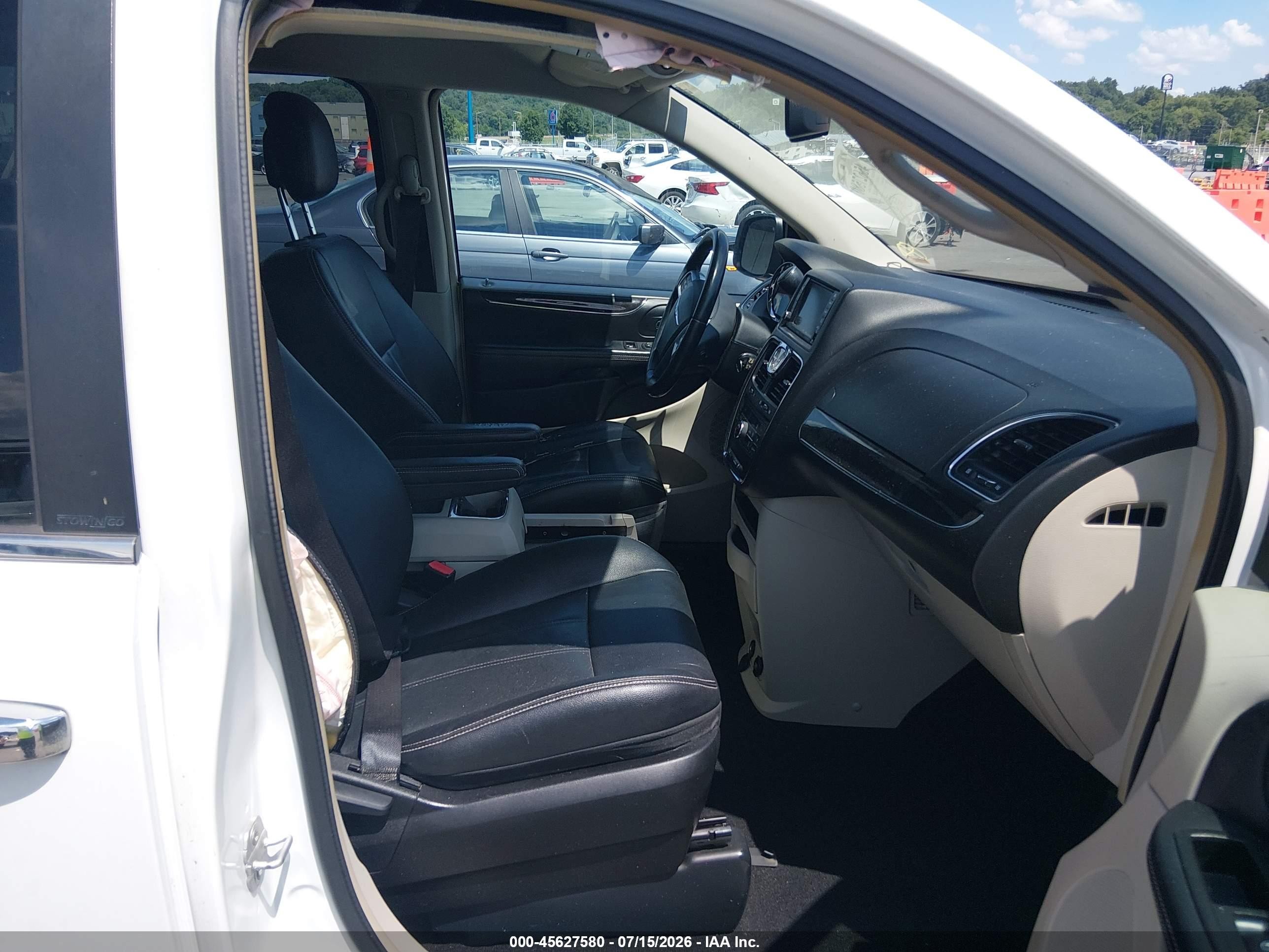 2013 Chrysler Town & Country Touring Белый vin: 2C4RC1BG2DR815147
