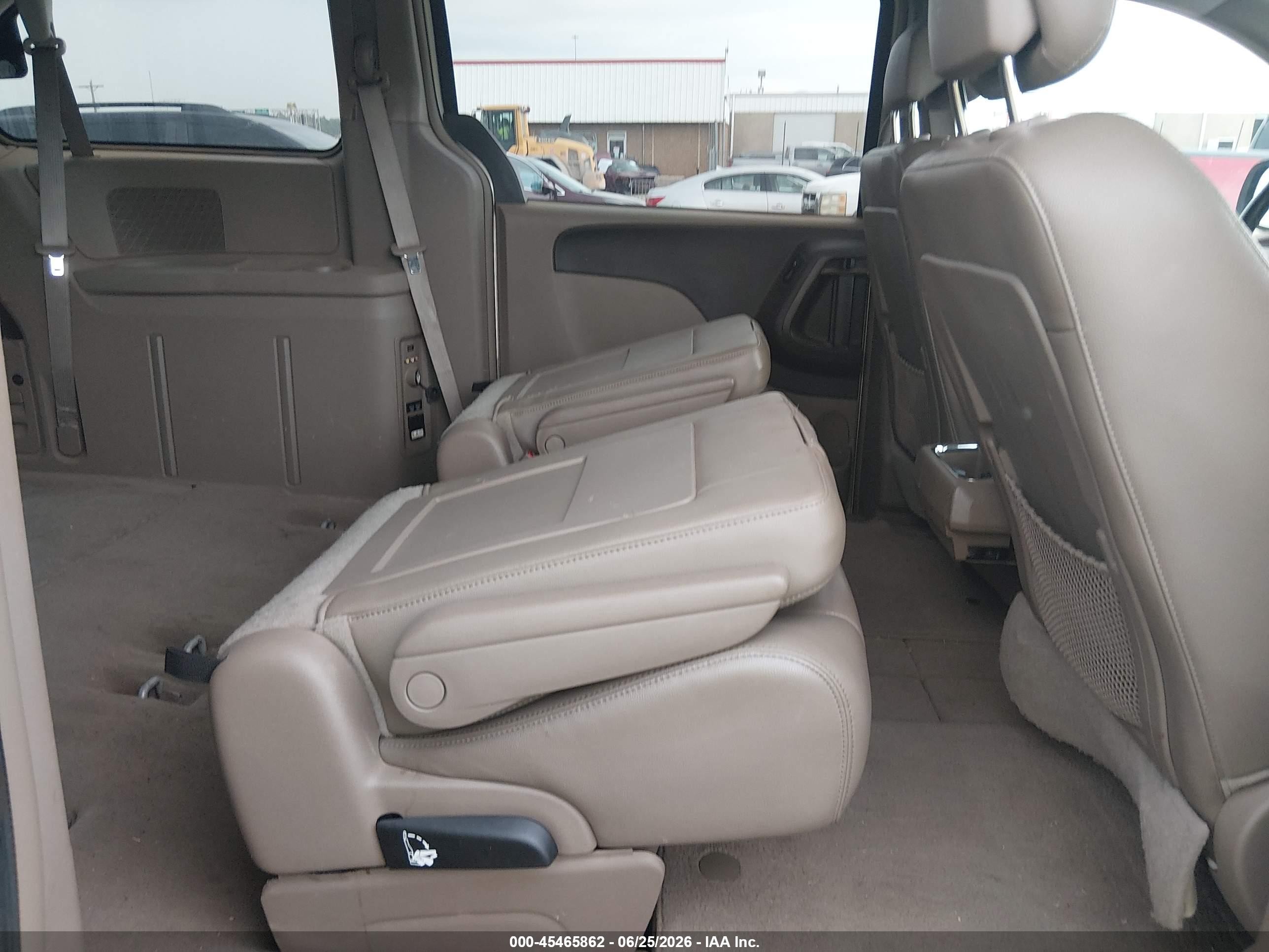 2014 Chrysler Town & Country Touring Tan vin: 2C4RC1BG2ER131264