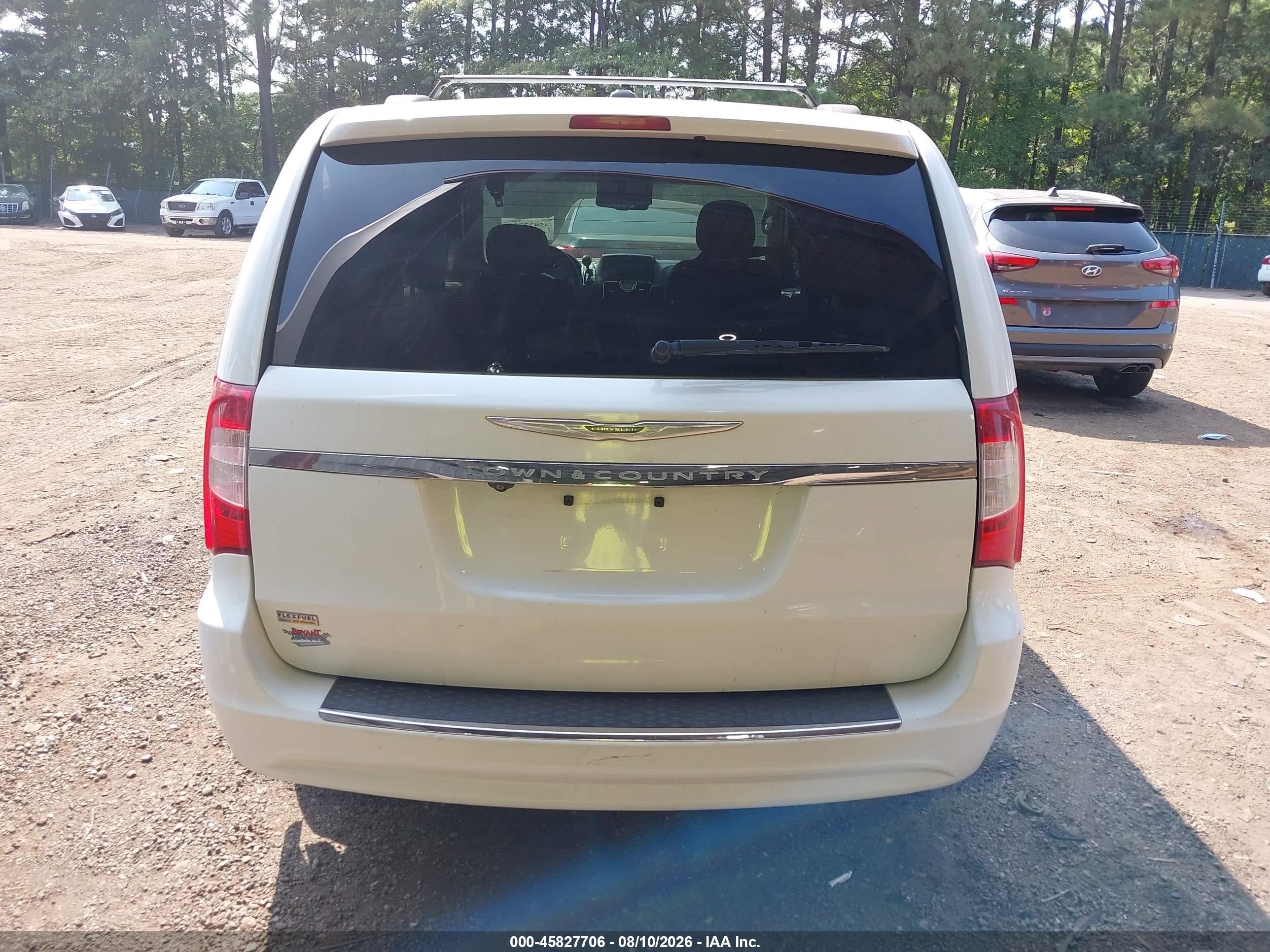 2014 Chrysler Town & Country Touring Белый vin: 2C4RC1BG2ER211227
